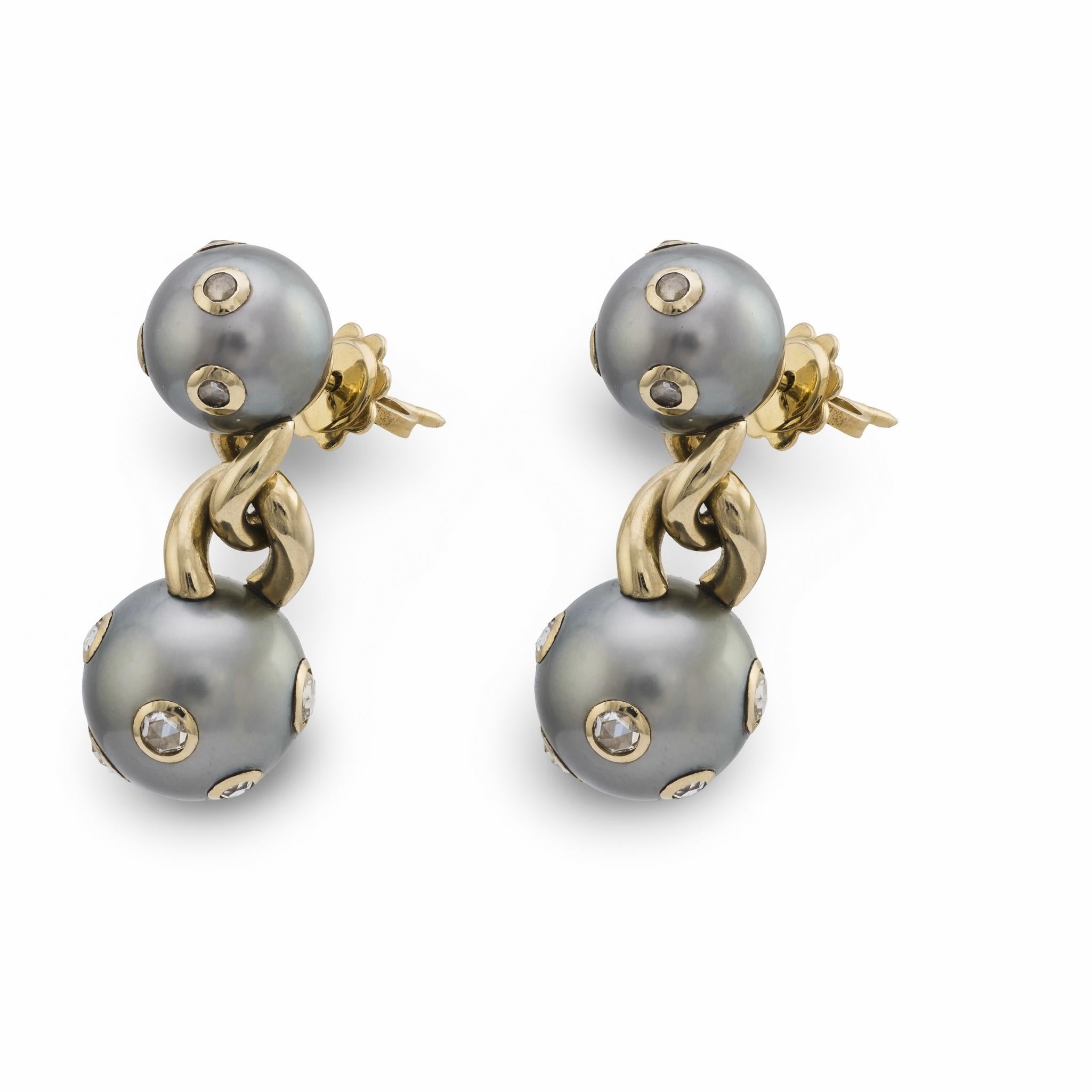 Orecchini a goccia d'epoca in oro giallo 18 carati con diamanti italiani e perle di Tahiti in vendita