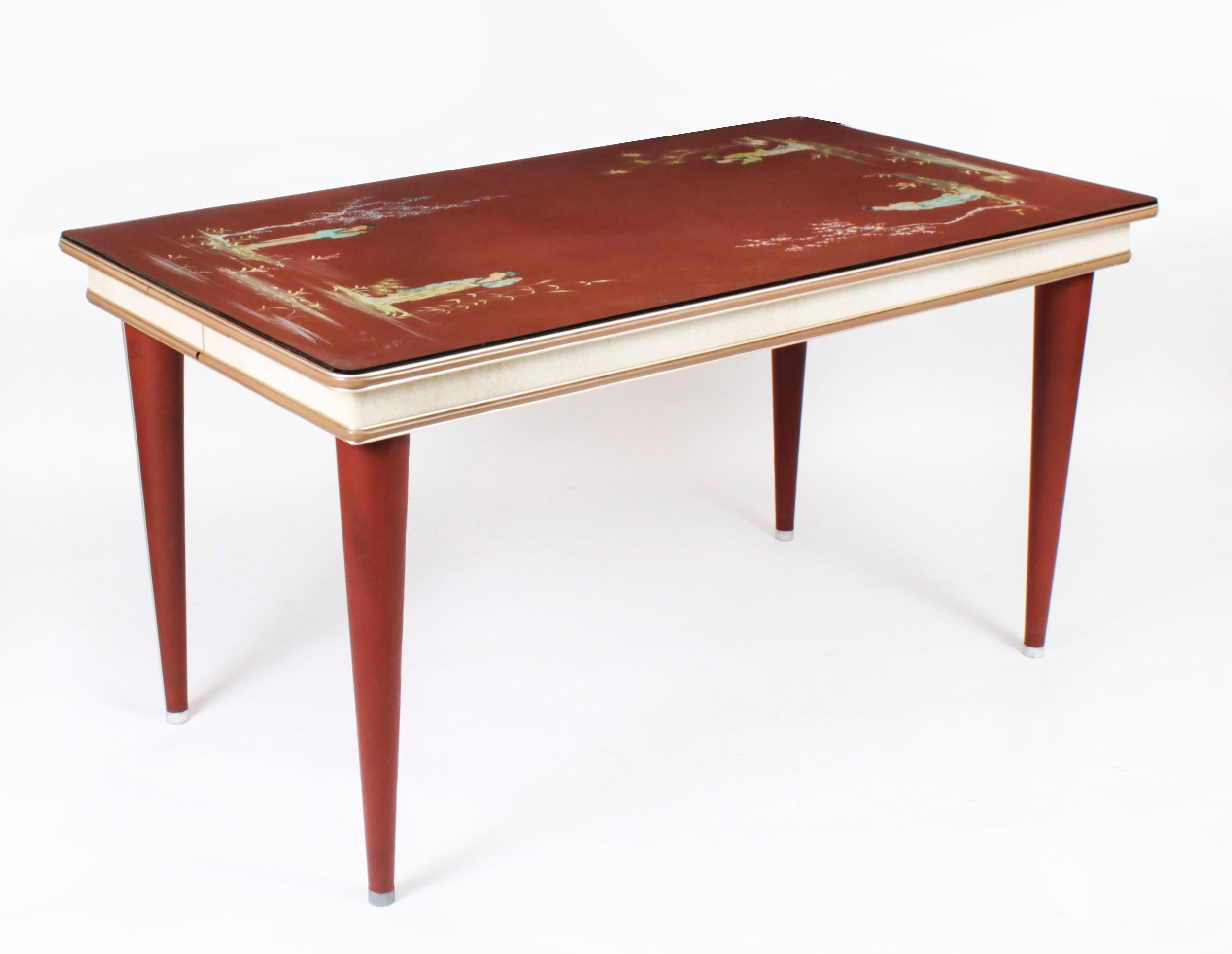 Wunderschöner italienischer Esstisch und Stuhl aus der Mitte des Jahrhunderts von Umberto Mascagni, der ursprünglich von Harrods in den 1950er Jahren vertrieben wurde.
 
Das Set besteht aus einem rechteckigen Esstisch mit abgerundeten Ecken und