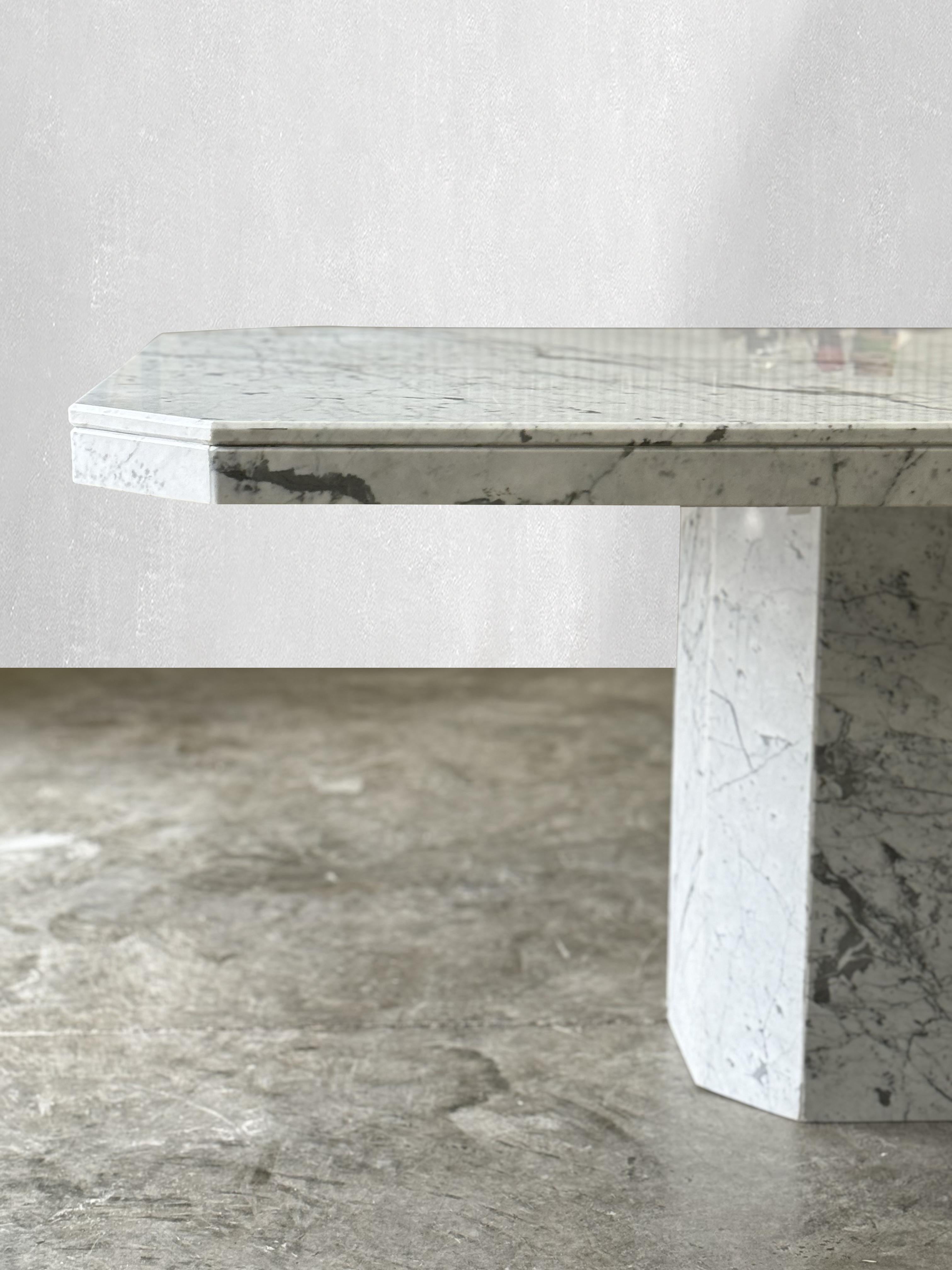 Vintage Italian Dining Table in Bianco Carrara Marble For Sale 3