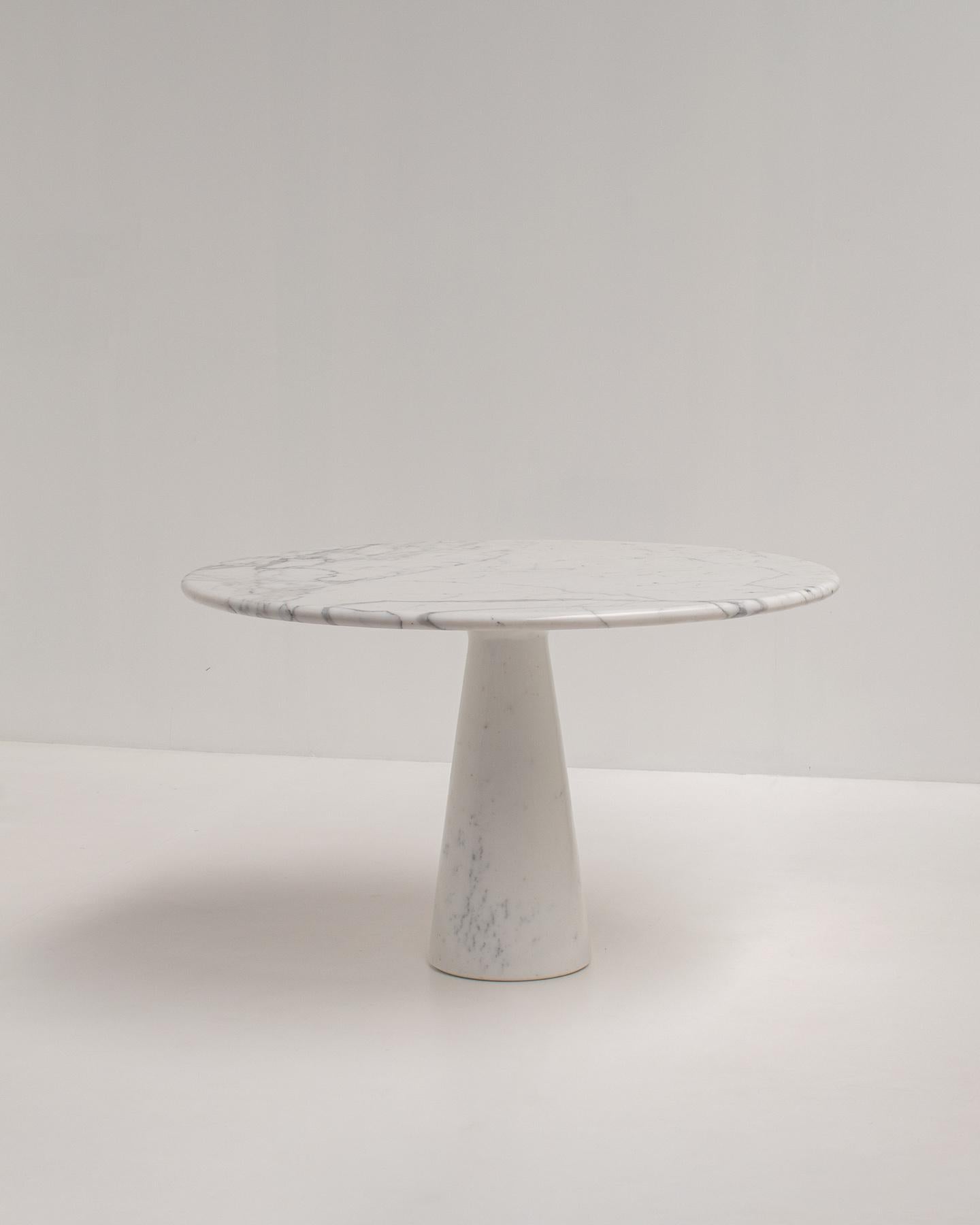 Mid-Century Modern Vintage Italian Dining Table in Solid Marble, Italy 1970s