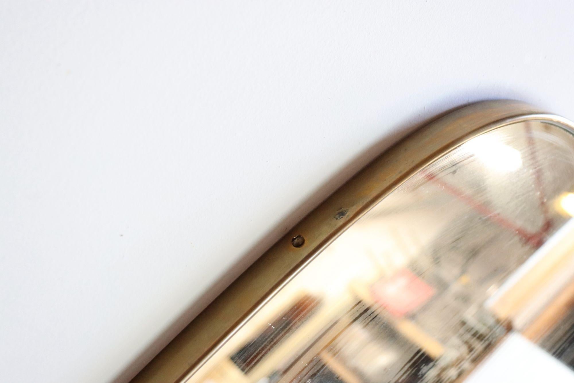 Miroir mural oblong italien vieilli avec cadre en laiton d'après Gio Ponti en vente 13