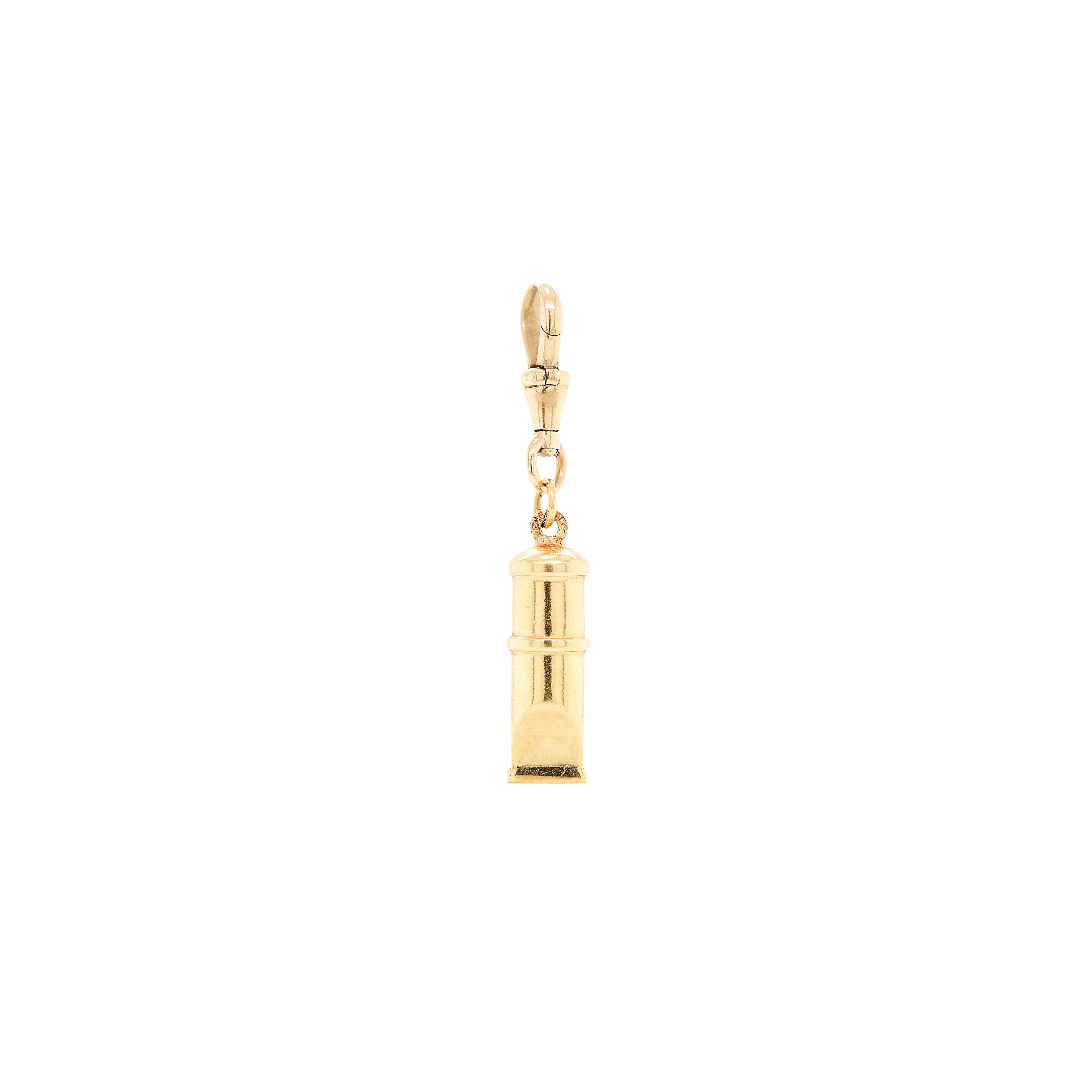 This beautifully crafted 18 carat yellow gold Italian charm/pendant is a rare vintage find from the 1960's.

Designed as a functional dog whistle, this piece plays a lovely high note, combining elegance with practicality. 

A beautiful lobster clasp