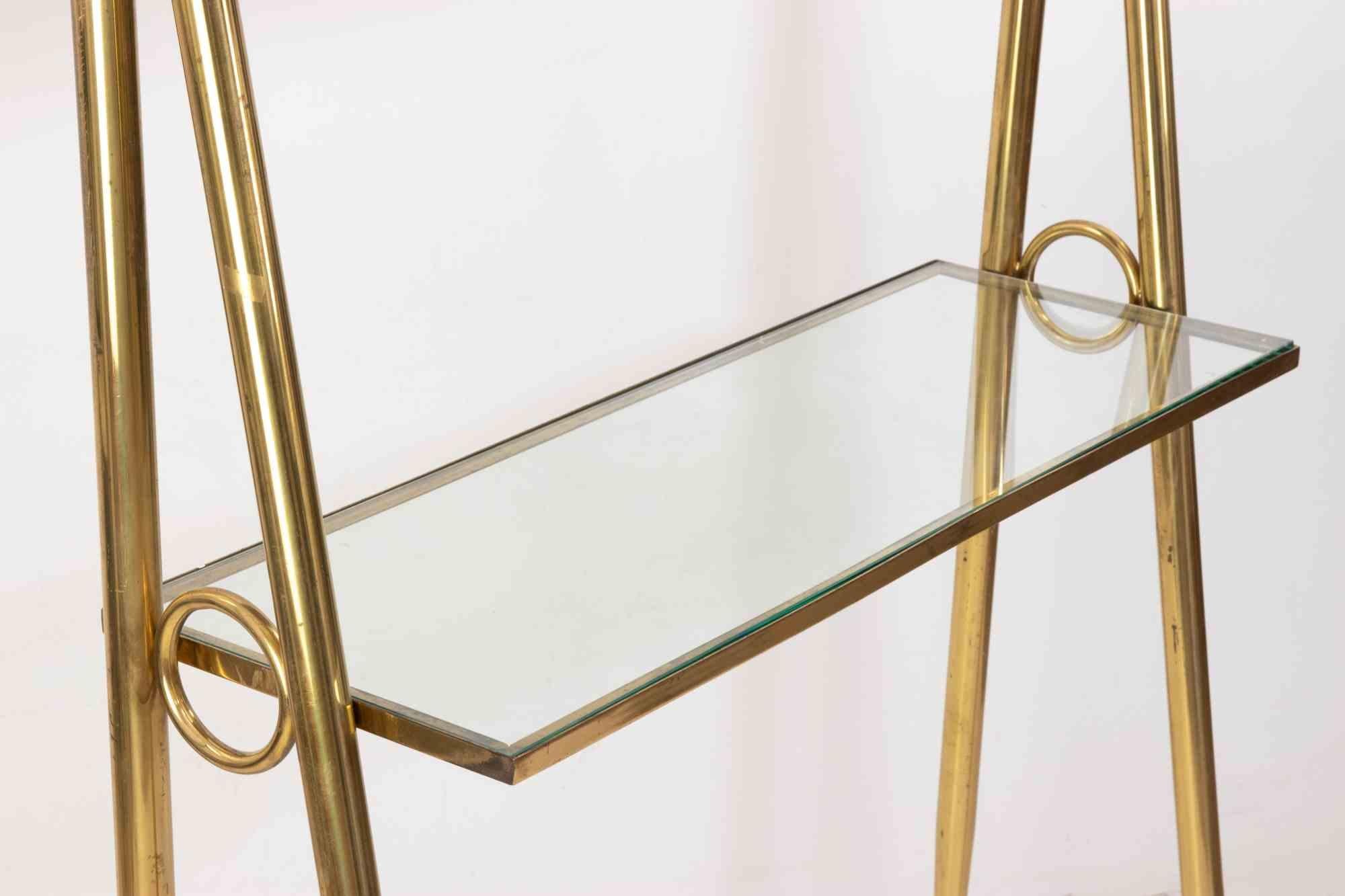 Vintage Italian dry bar is a midcentury design modern Italian bar in the style of Gio Ponti, circa 1950.

Outstanding set consisting of one high wall-console and one curved serving cabinet, both in excellent conditions.

Shelves and counter top