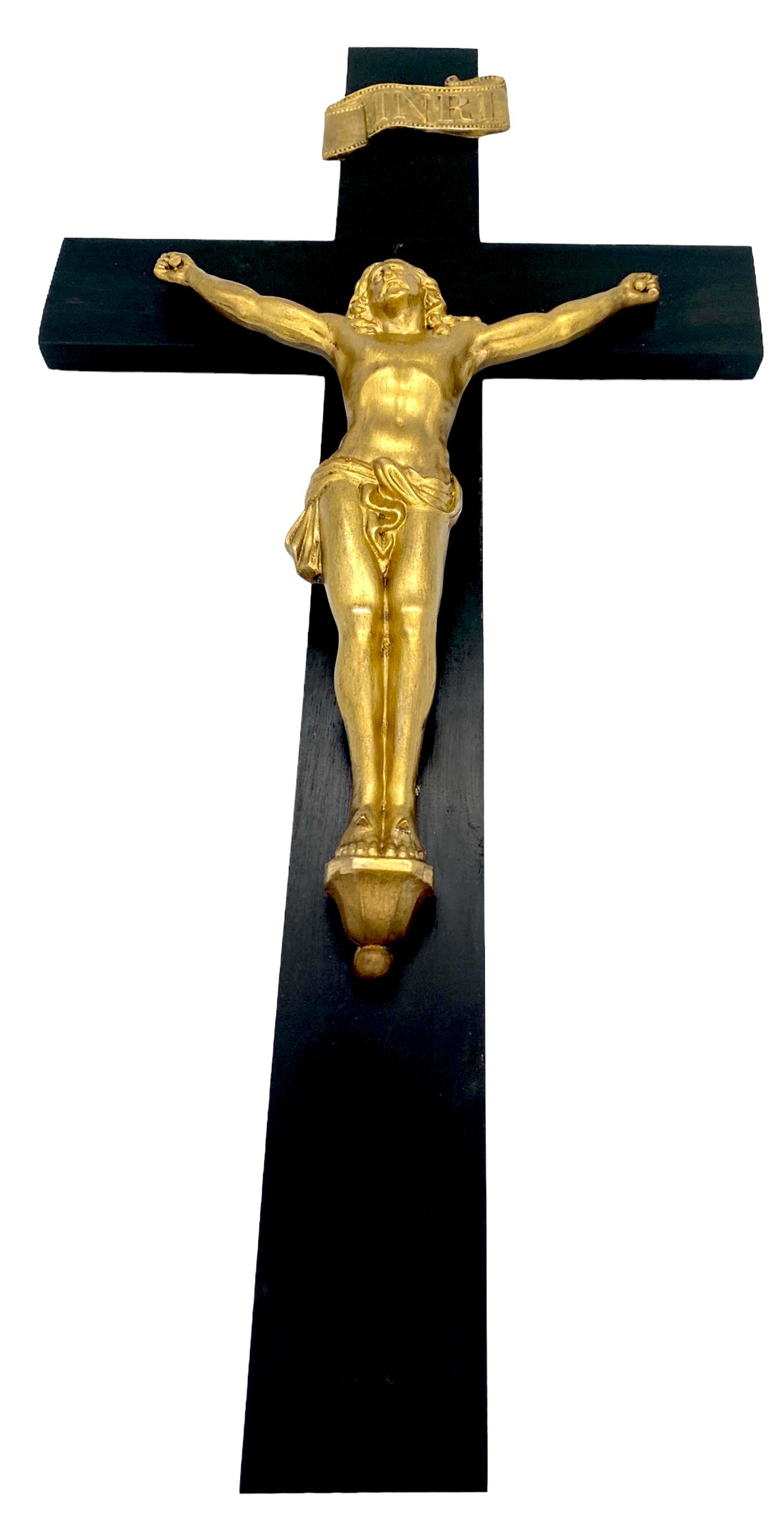 Vintage Italienisch Ebonized Wood & vergoldetes Metall Kreuz / Kruzifix (Geschwärzt) im Angebot