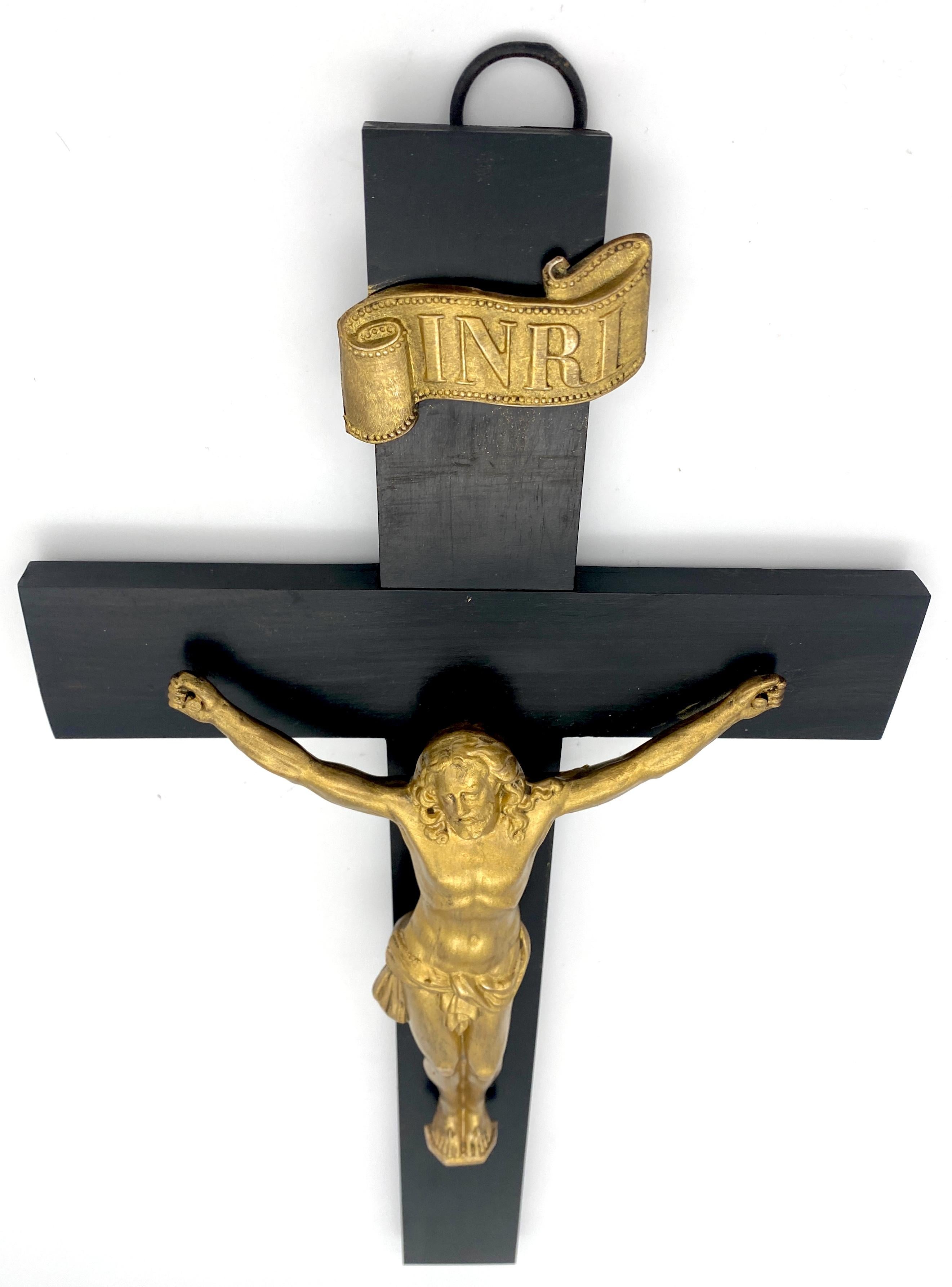 20ième siècle Croix/croix italienne vintage en bois ébénisé et métal doré en vente