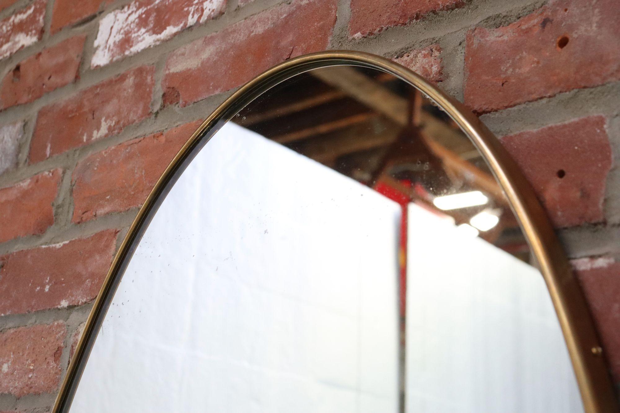 Miroir mural elliptique italien vintage avec cadre en laiton d'après Gio Ponti en vente 8