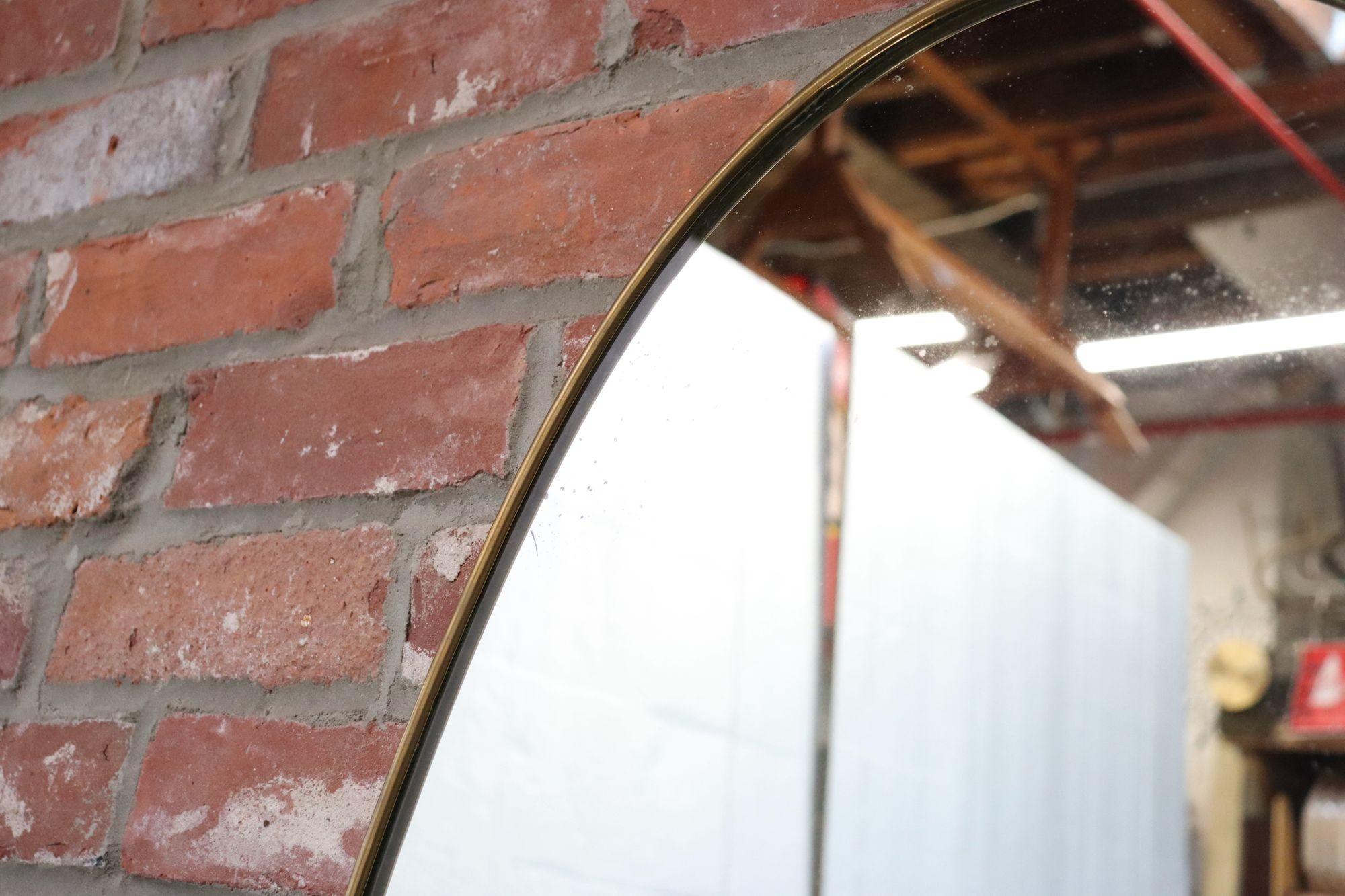 Miroir mural elliptique italien vintage avec cadre en laiton d'après Gio Ponti en vente 13