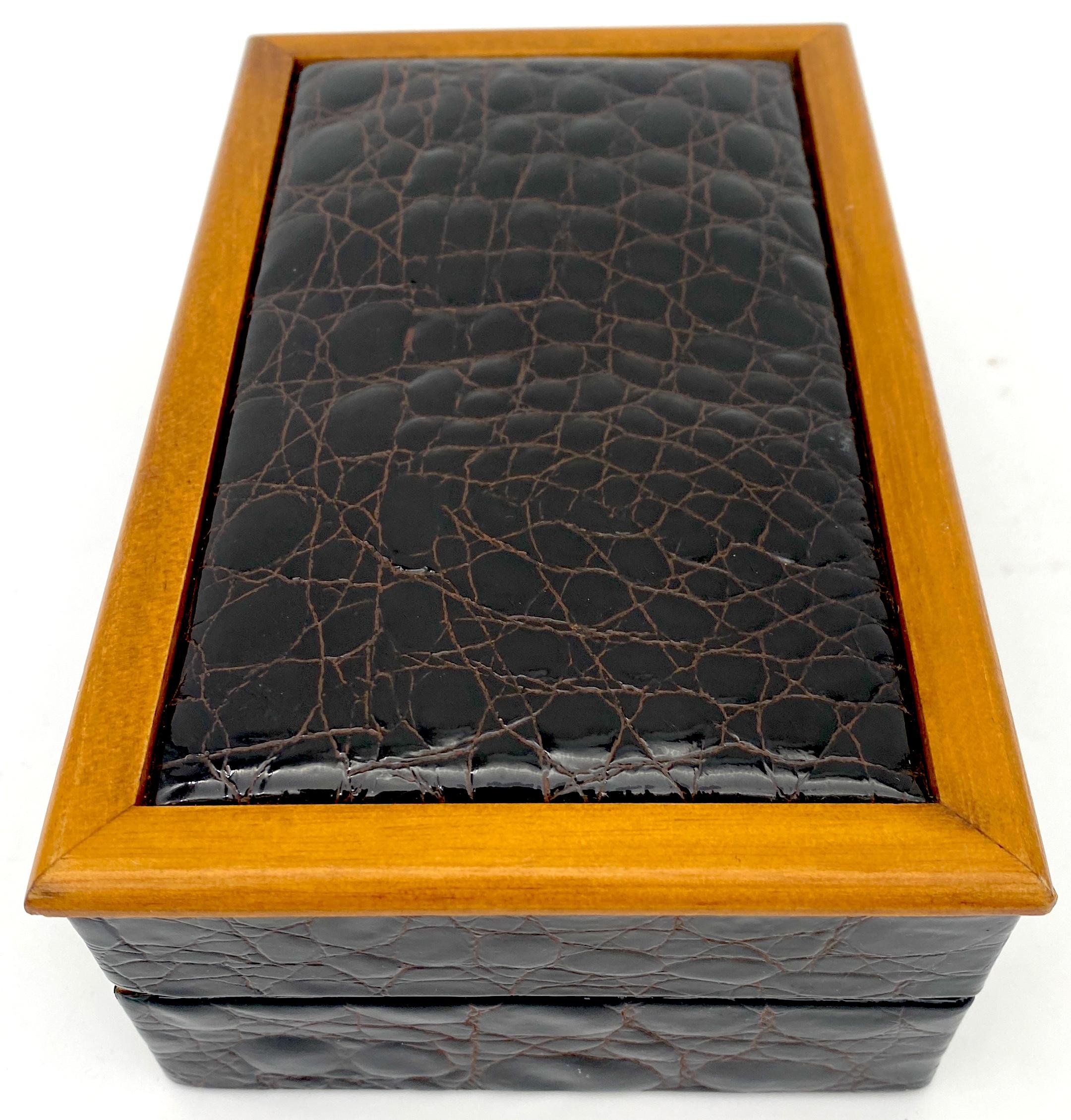 Vintage Italian Embossed  Leather 'Crocodile' Mens Jewelry Box In Good Condition For Sale In West Palm Beach, FL