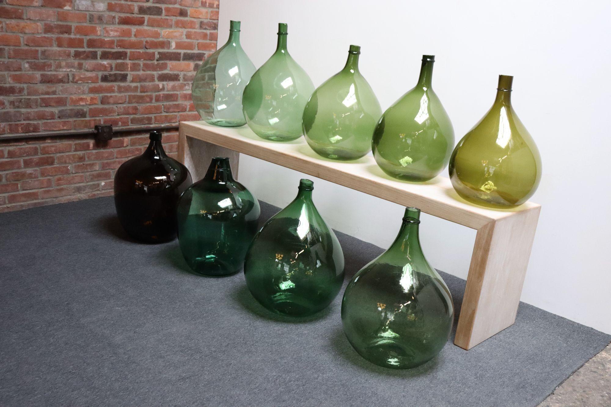 Vintage Italian Emerald Green Blown Glass Teardrop-Form Demijohn Carboy For Sale 16