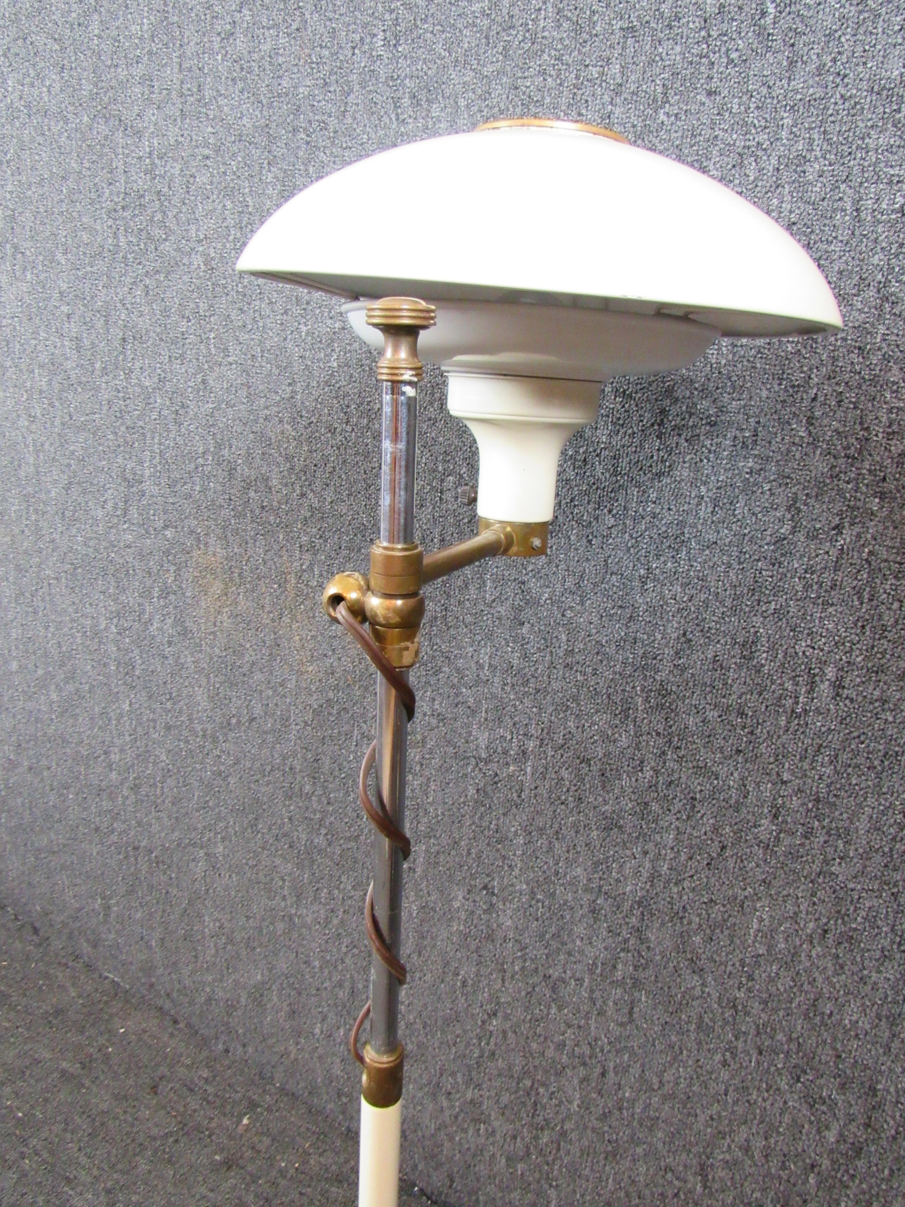 20th Century Vintage Italian Enameled Adjustable Floor Lamp