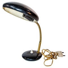 Vintage Italian Tole et Brass Lamp de bureau 1960s Bauhaus
