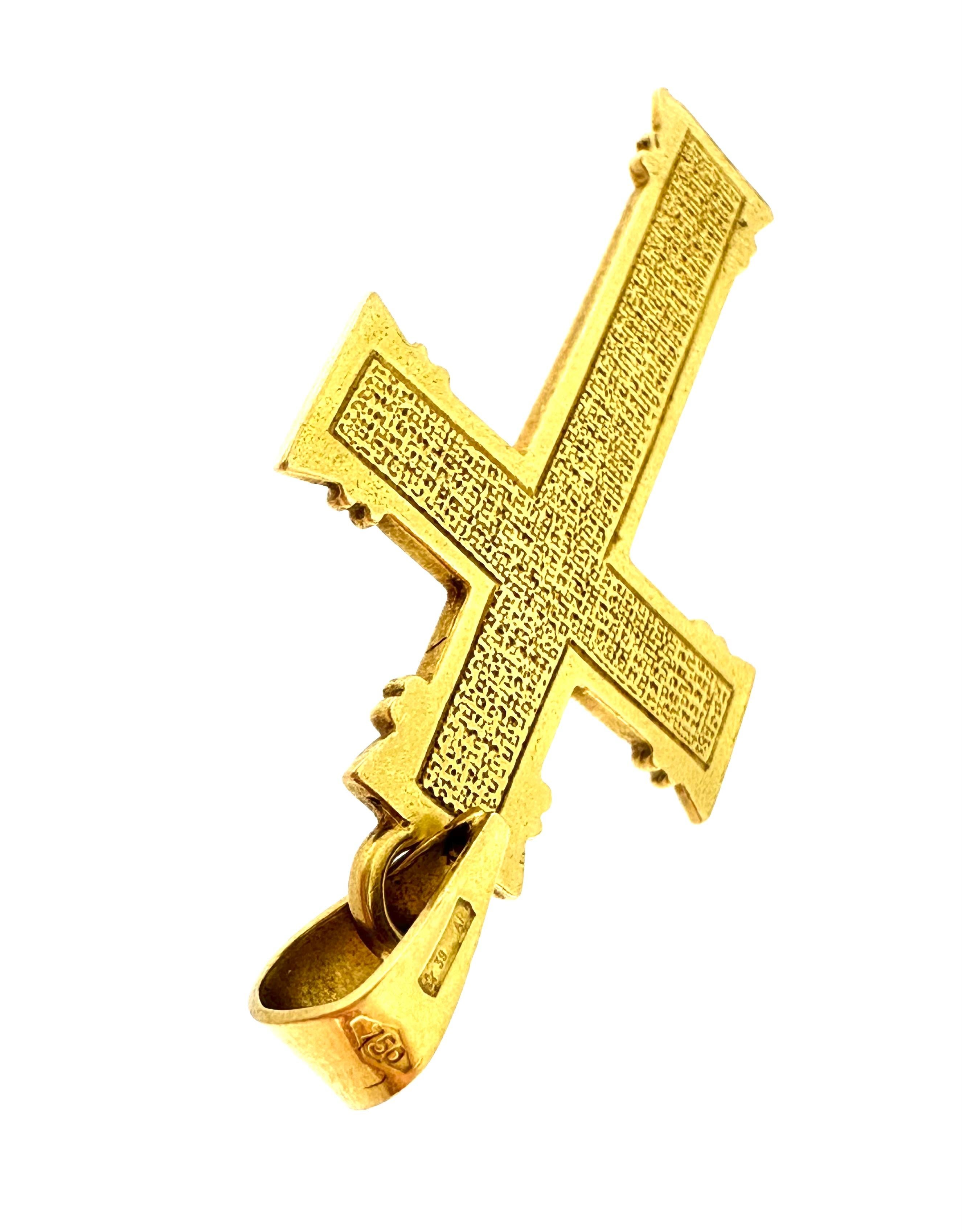 Contemporain Croix émaillée italienne vintage en or jaune 18 carats en vente