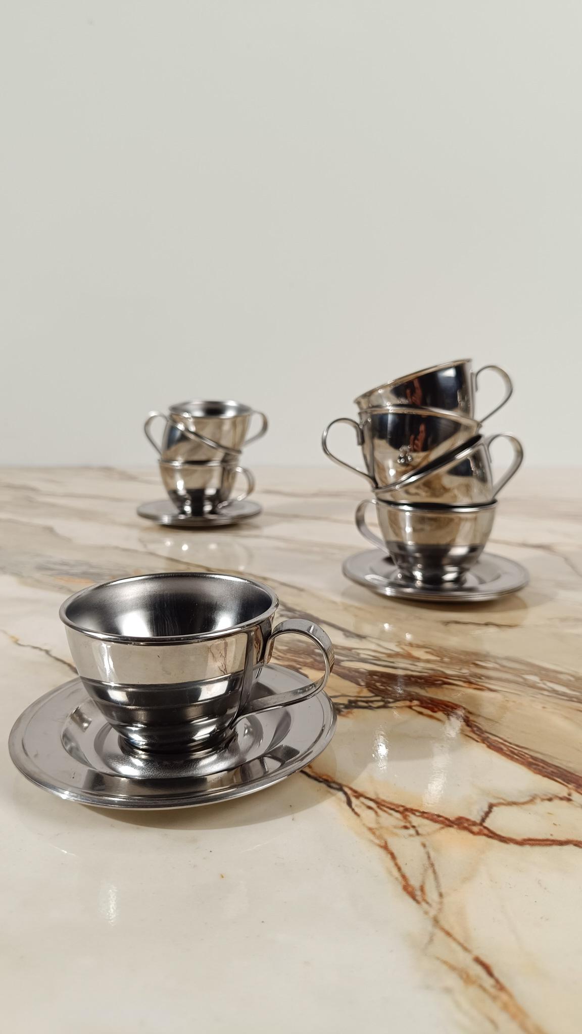 Set de tasses à café espresso italiennes vintage en acier inoxydable, années 70 Bon état - En vente à Roma, IT