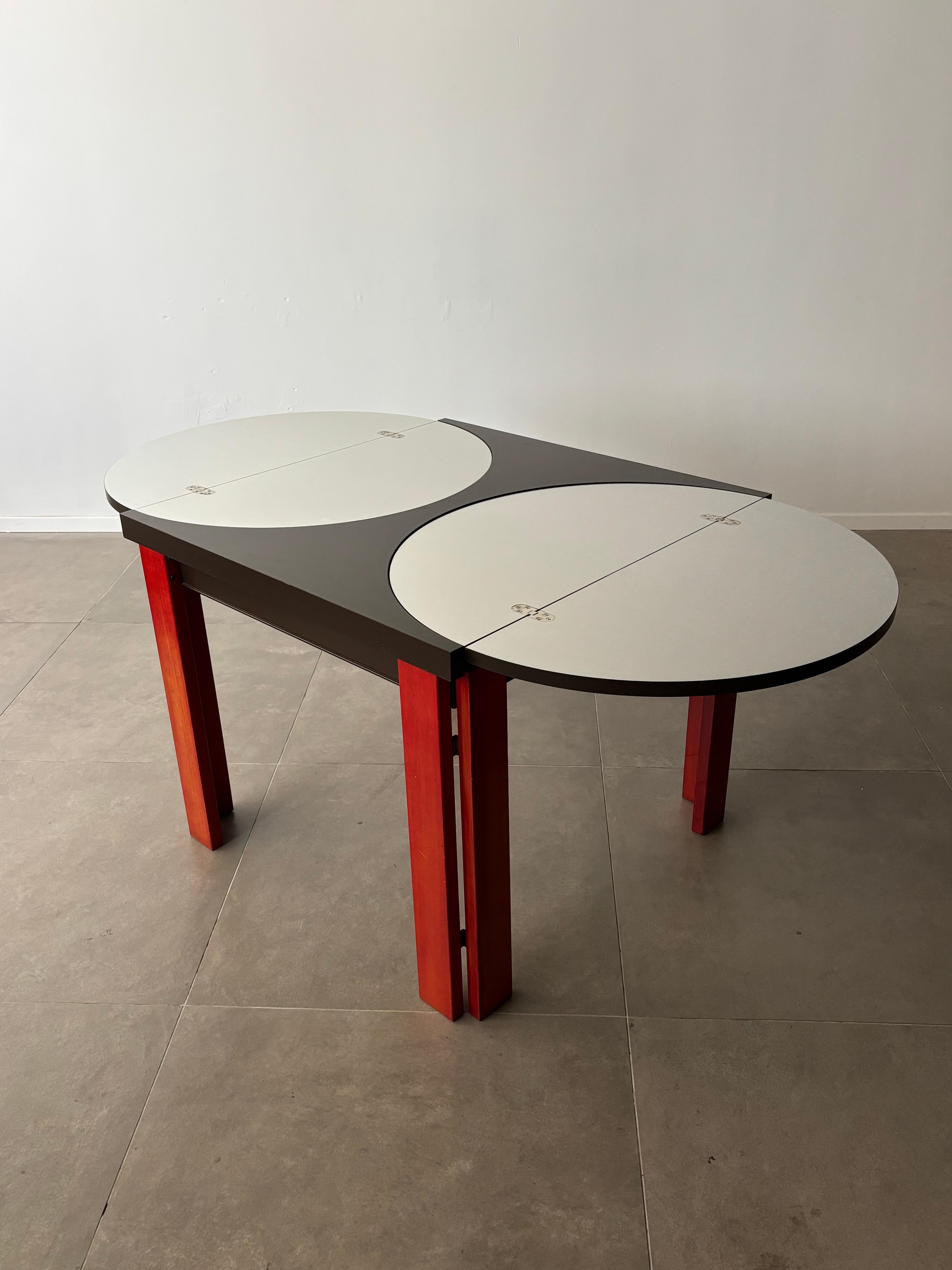 Table de salle à manger italienne extensible, années 1970, Italie Bon état - En vente à Tel Aviv-Yafo, Tel Aviv District