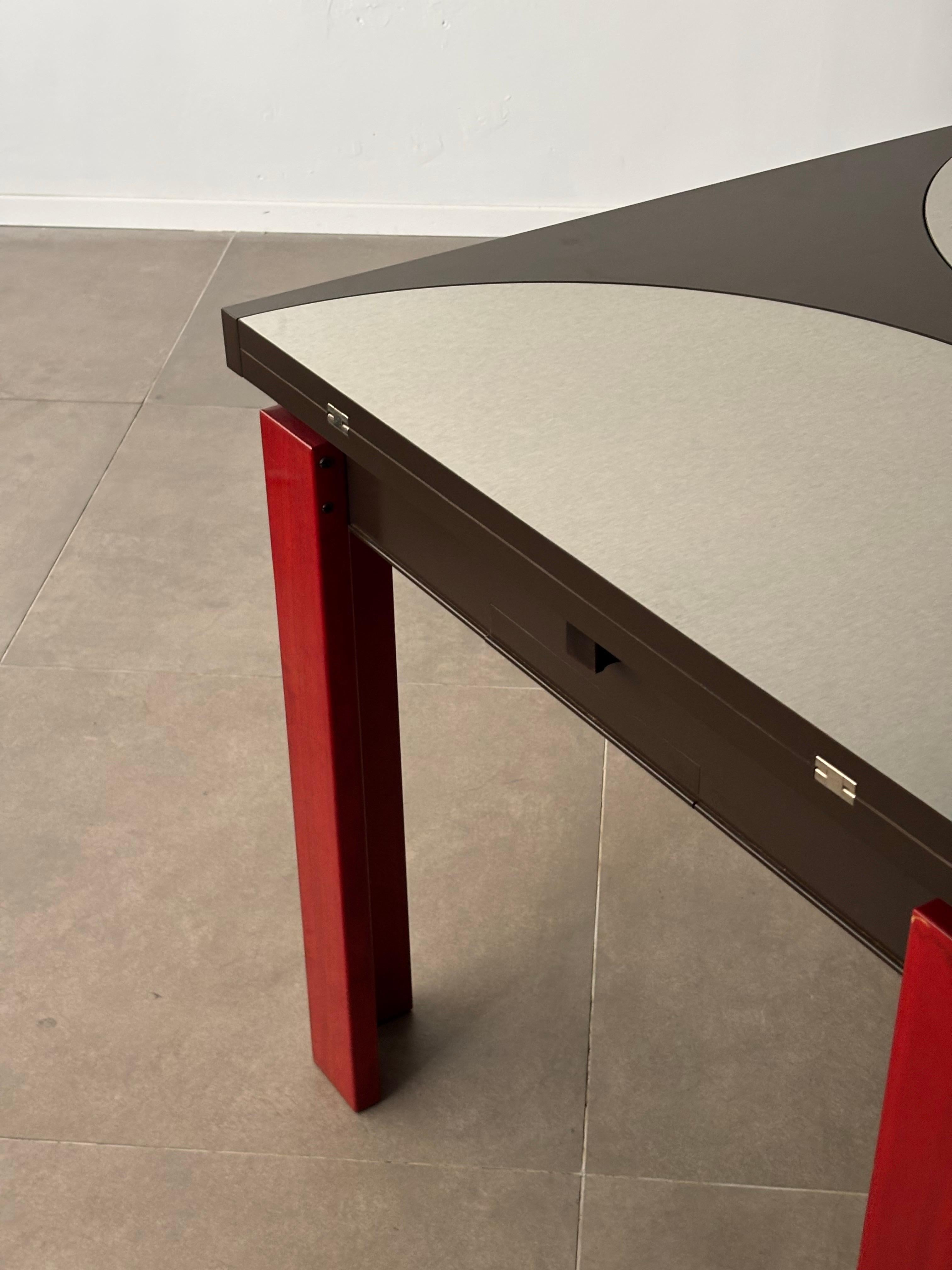 20ième siècle Table de salle à manger italienne extensible, années 1970, Italie en vente