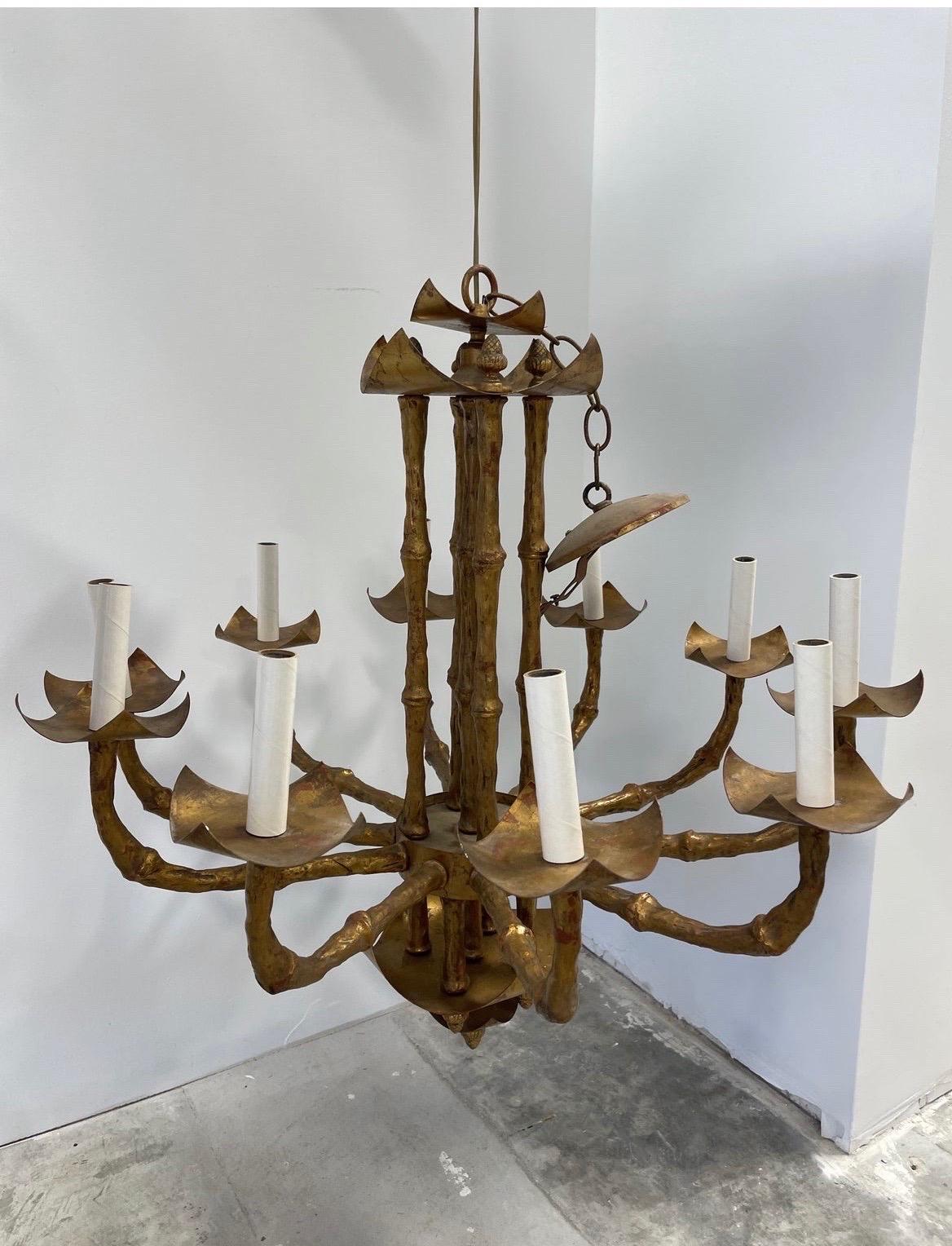 Vintage Italian Faux Gilt Bamboo Chinoiserie 10 Light Chandelier In Good Condition For Sale In Atlanta, GA