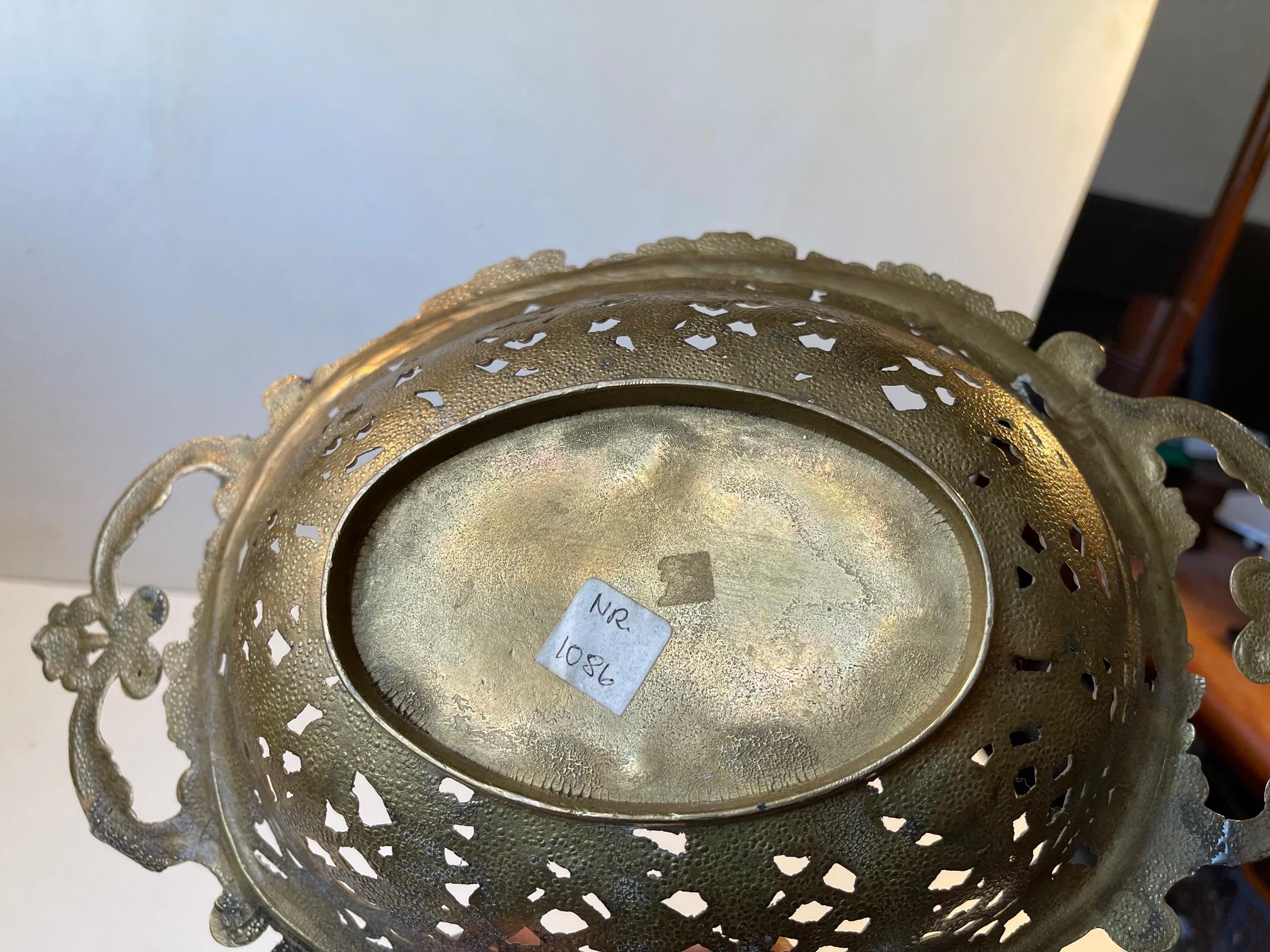 Vintage Italian Filigree Basket or Bowl in Brass For Sale 1