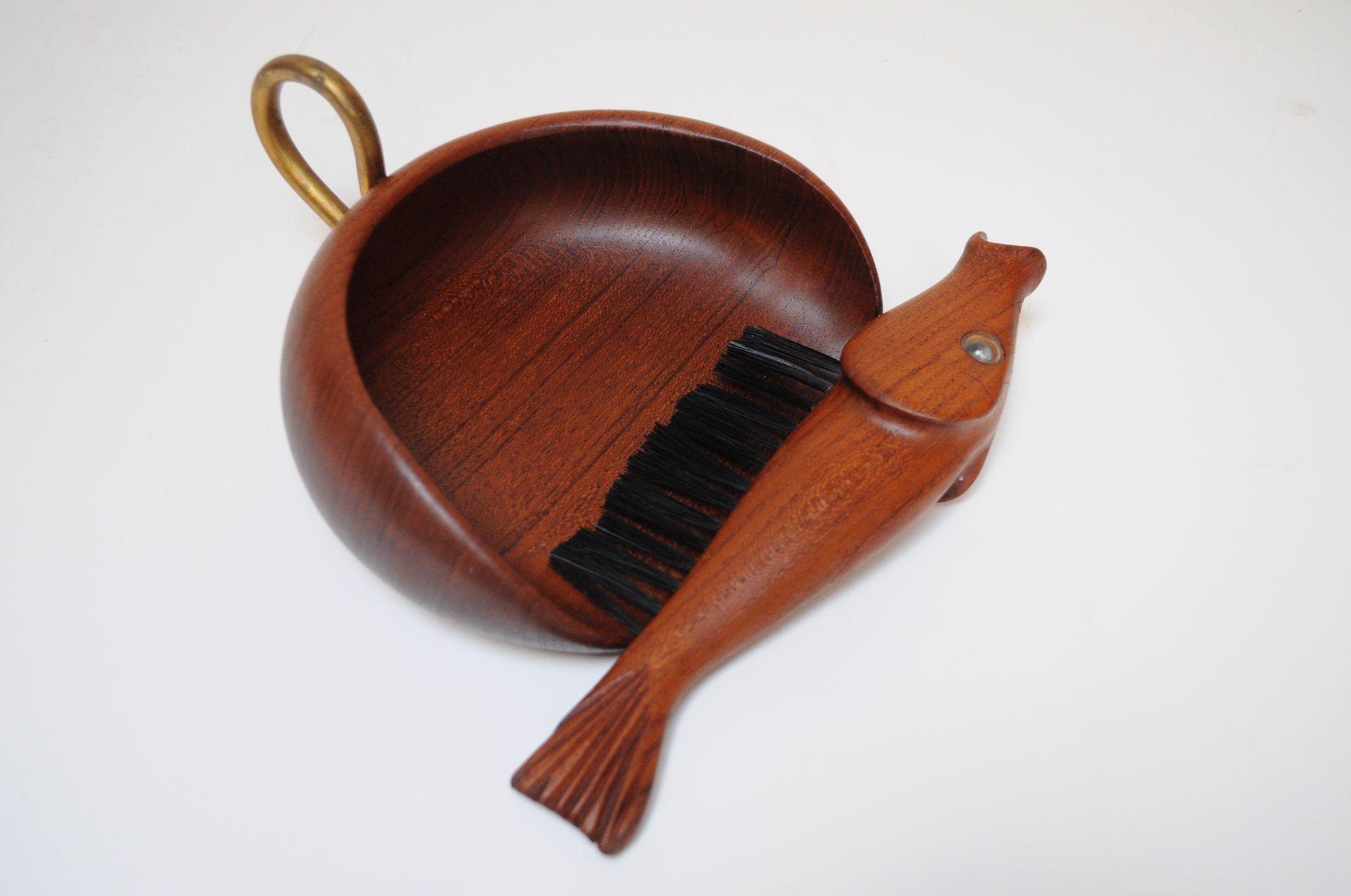 Mid-Century Modern Broche et pantalon italiens « Fish » vintage en teck et laiton en vente