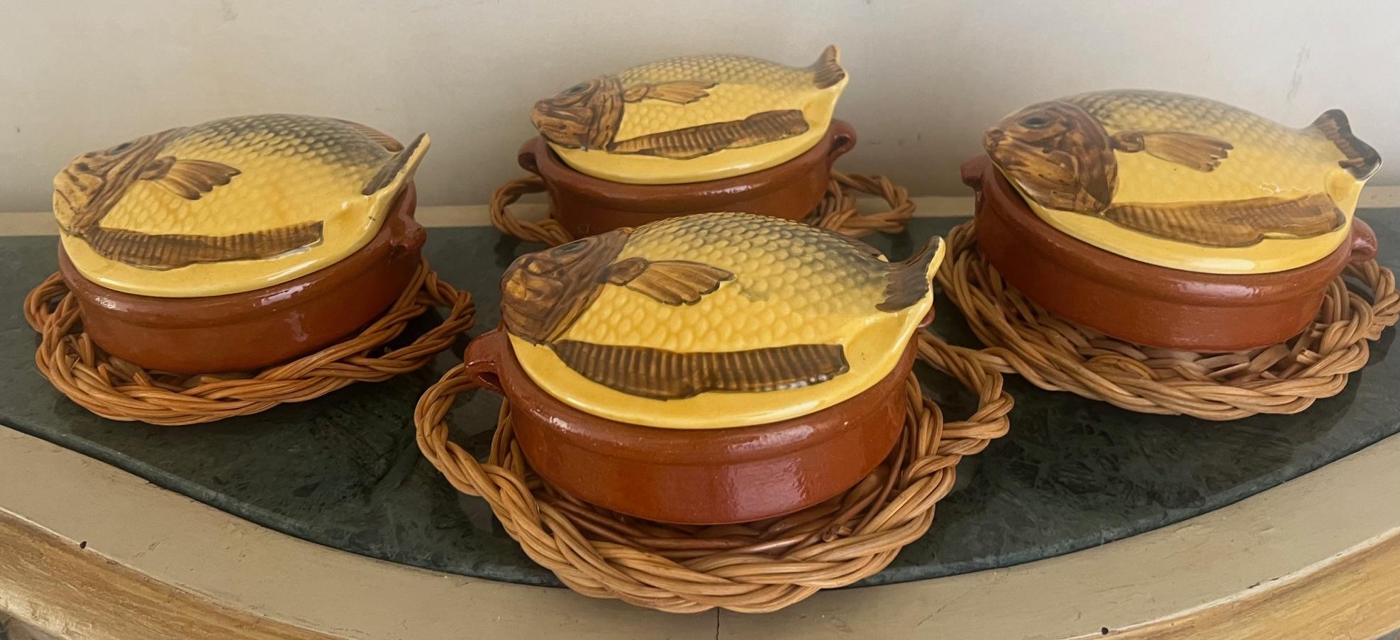 Bols à soupe italiens vintage en forme de poisson sur paniers - Lot de 4 en vente 1