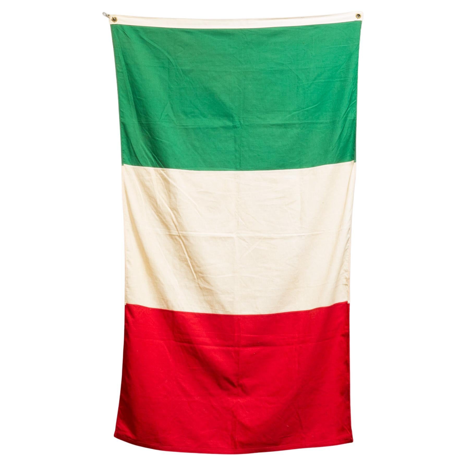 Vintage Italian Flag c.1940  (FREE SHIPPING) For Sale