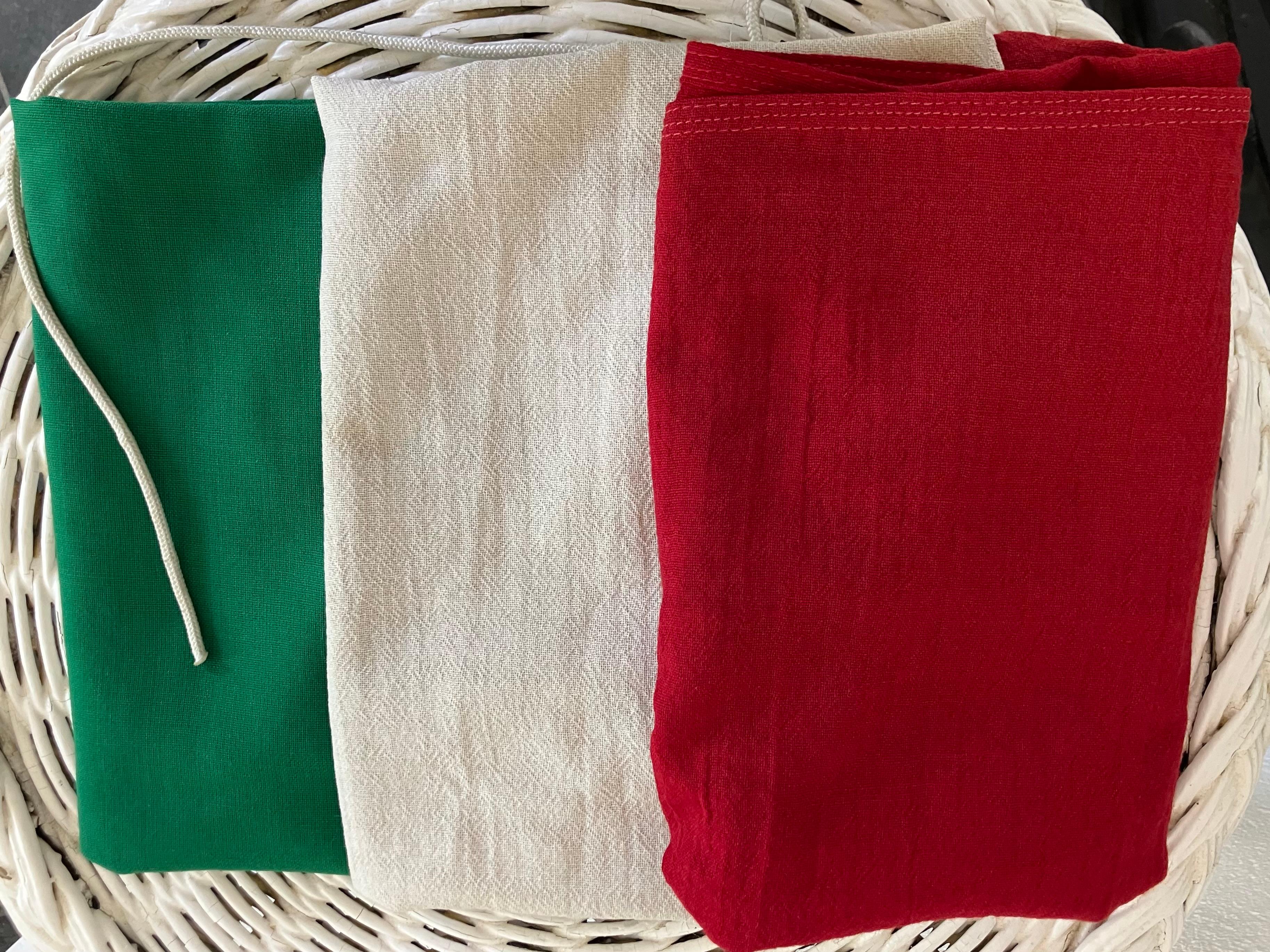 Vintage Italian Flag In condizioni buone in vendita a New York, NY