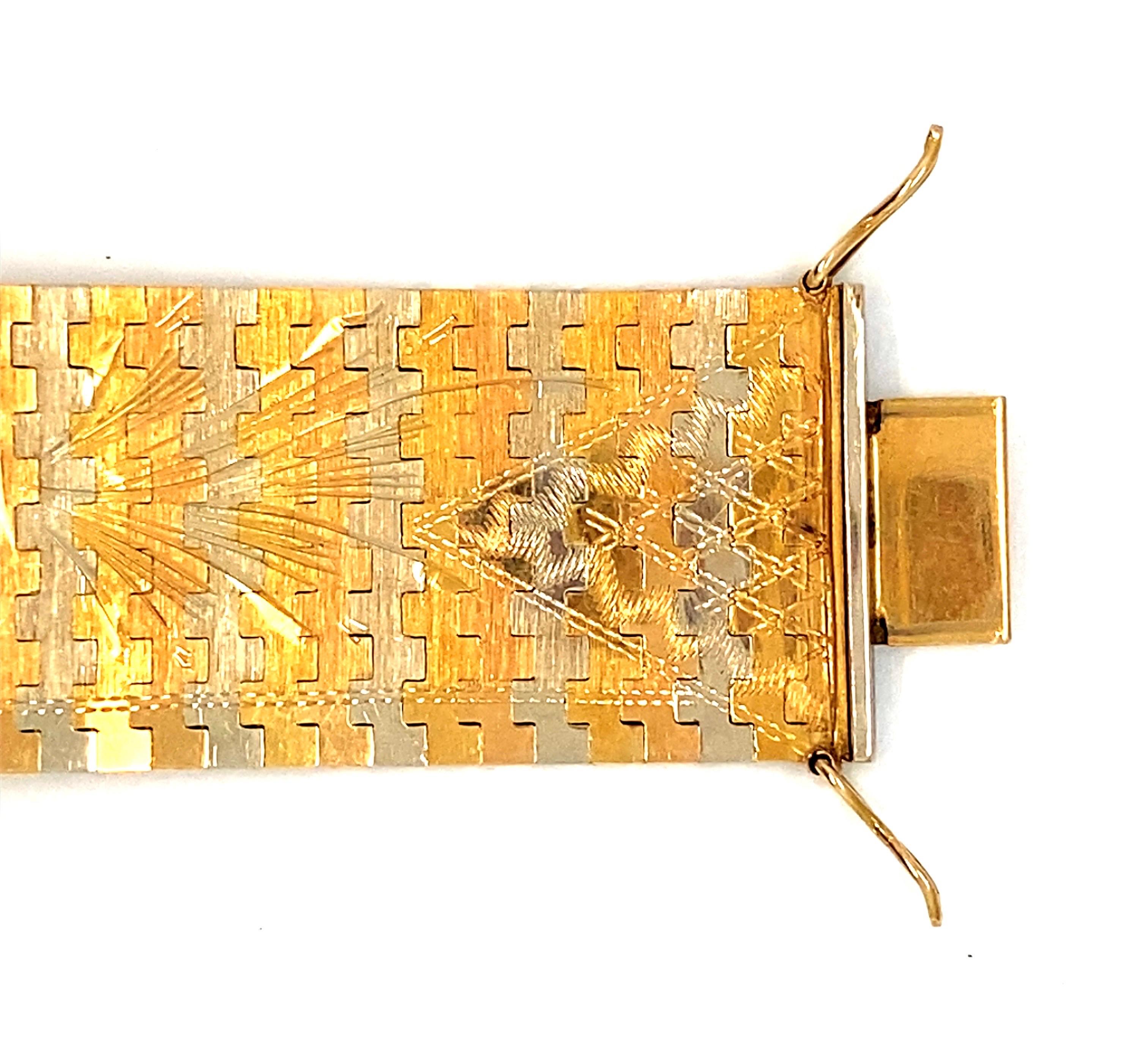 Vintage Italian Flat Two Tone Gold Bracelet In Good Condition For Sale In Trumbull, CT