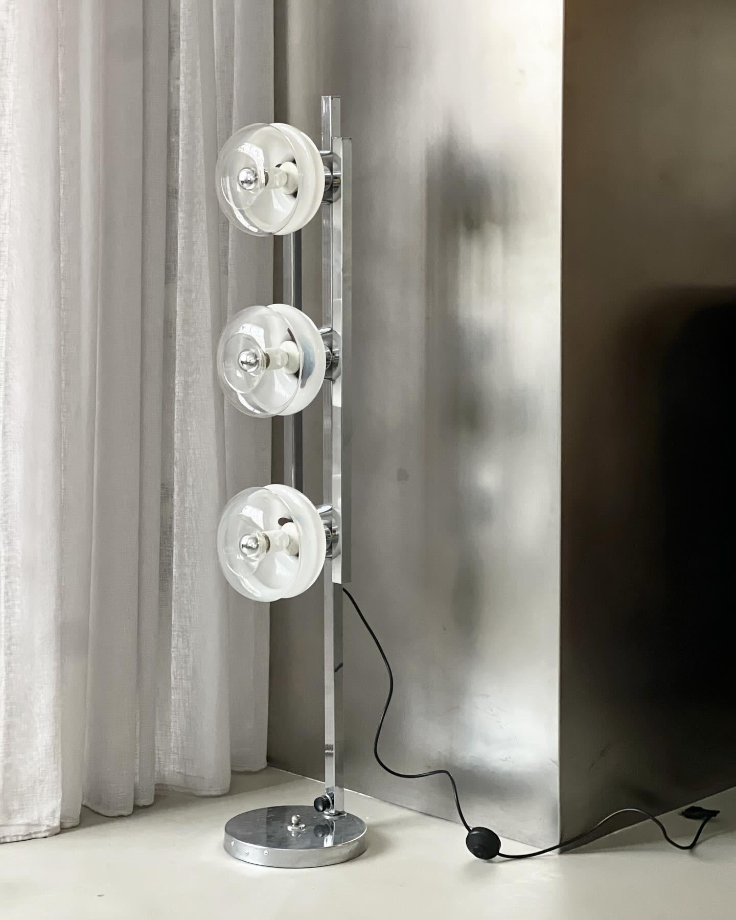 Vintage Italian Floor Lamp in Chromed Metal and Glass with Three Faded Shades For Sale 9