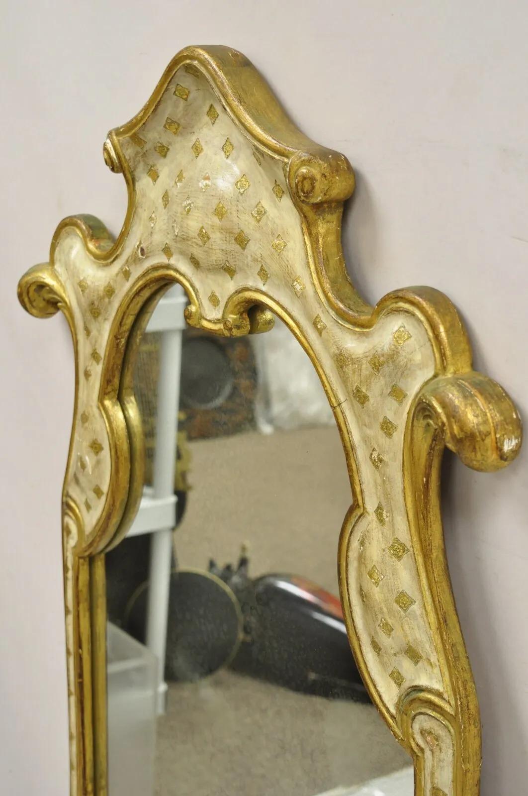 Vintage Italian Florentine Carved Sculpted Giltwood Cream and Gold Wall Mirror For Sale 2