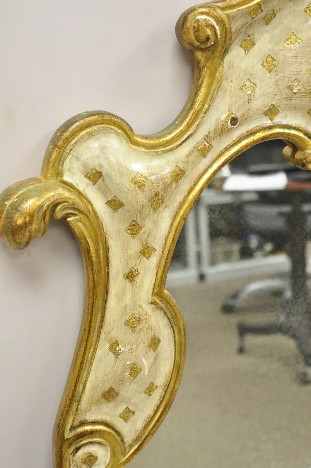 Vintage Italienisch Florentine geschnitzt geschnitzte Giltwood Creme und Gold Wandspiegel im Angebot 3