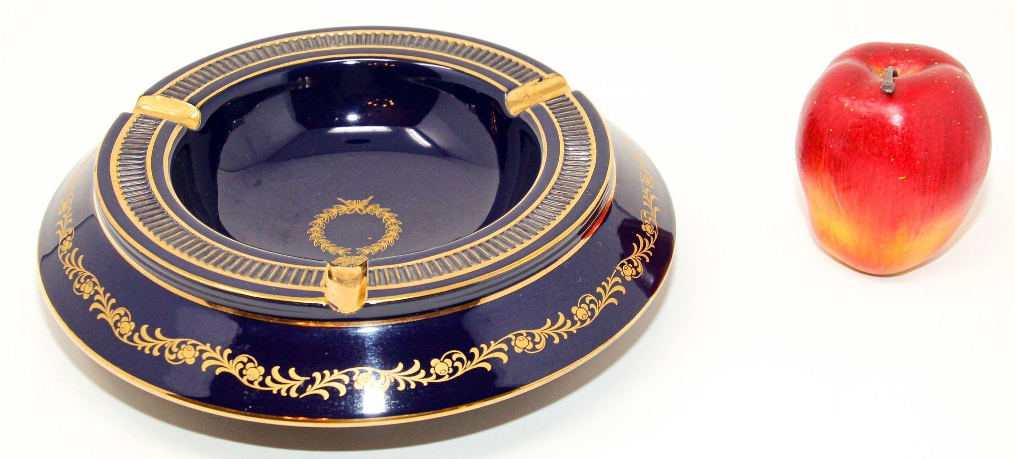 Vintage Italian Florentine Cobalt Blue and Gold Large Footed Ashtray For Sale 3