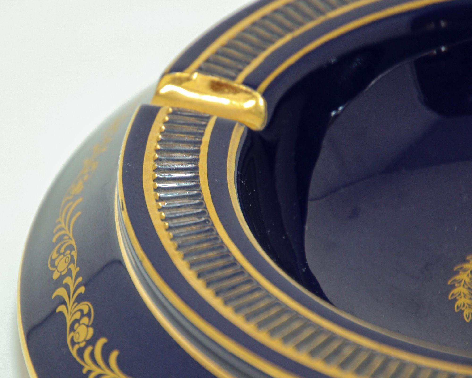 Vintage Italian Florentine Cobalt Blue and Gold Large Footed Ashtray For Sale 5