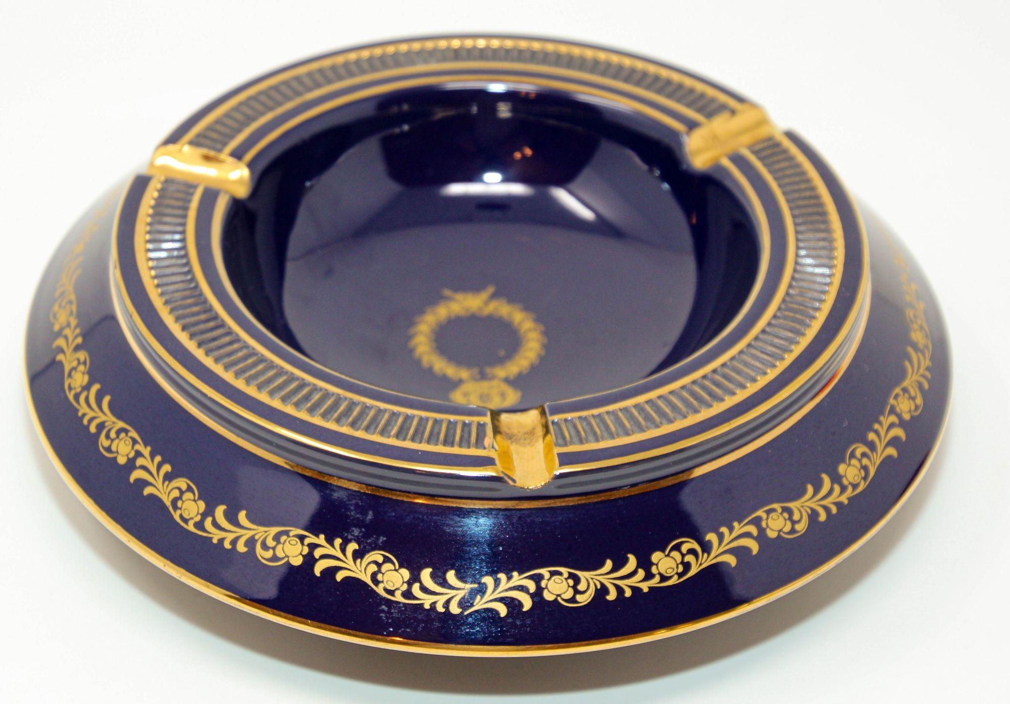 Vintage Italian Florentine Cobalt Blue and Gold Large Footed Ashtray For Sale 6