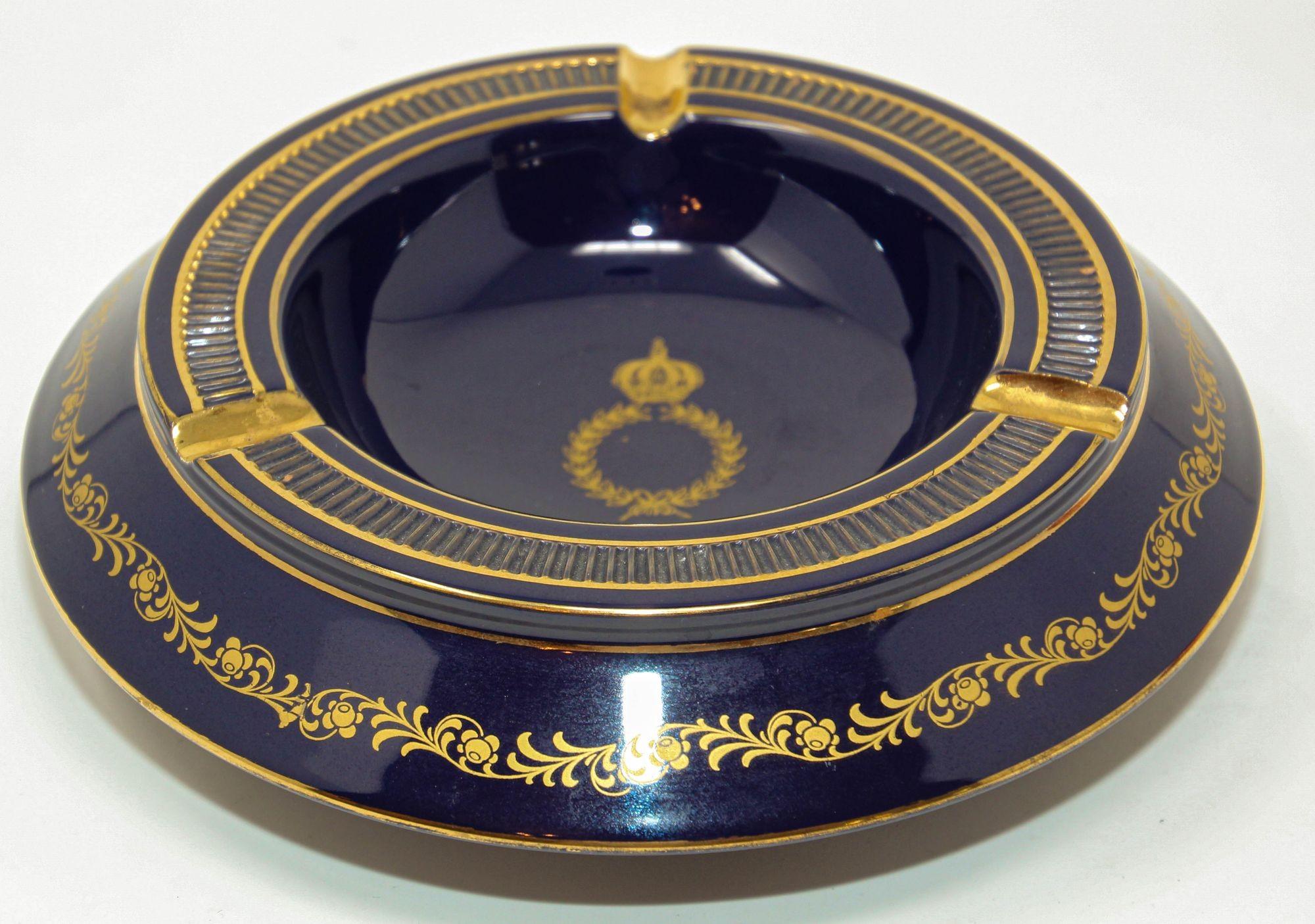 Classical Roman Vintage Italian Florentine Cobalt Blue and Gold Large Footed Ashtray For Sale