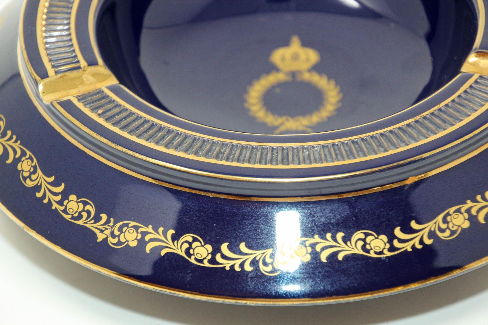 Hand-Crafted Vintage Italian Florentine Cobalt Blue and Gold Large Footed Ashtray For Sale