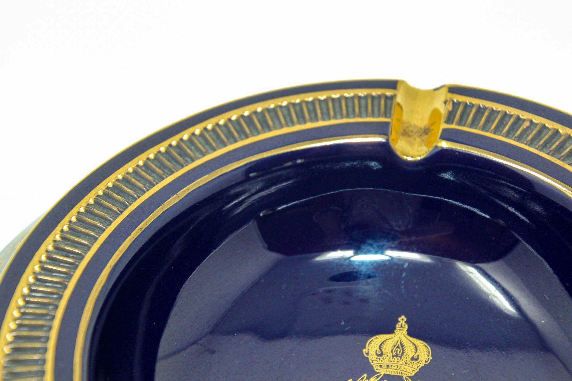 Vintage Italian Florentine Cobalt Blue and Gold Large Footed Ashtray For Sale 1