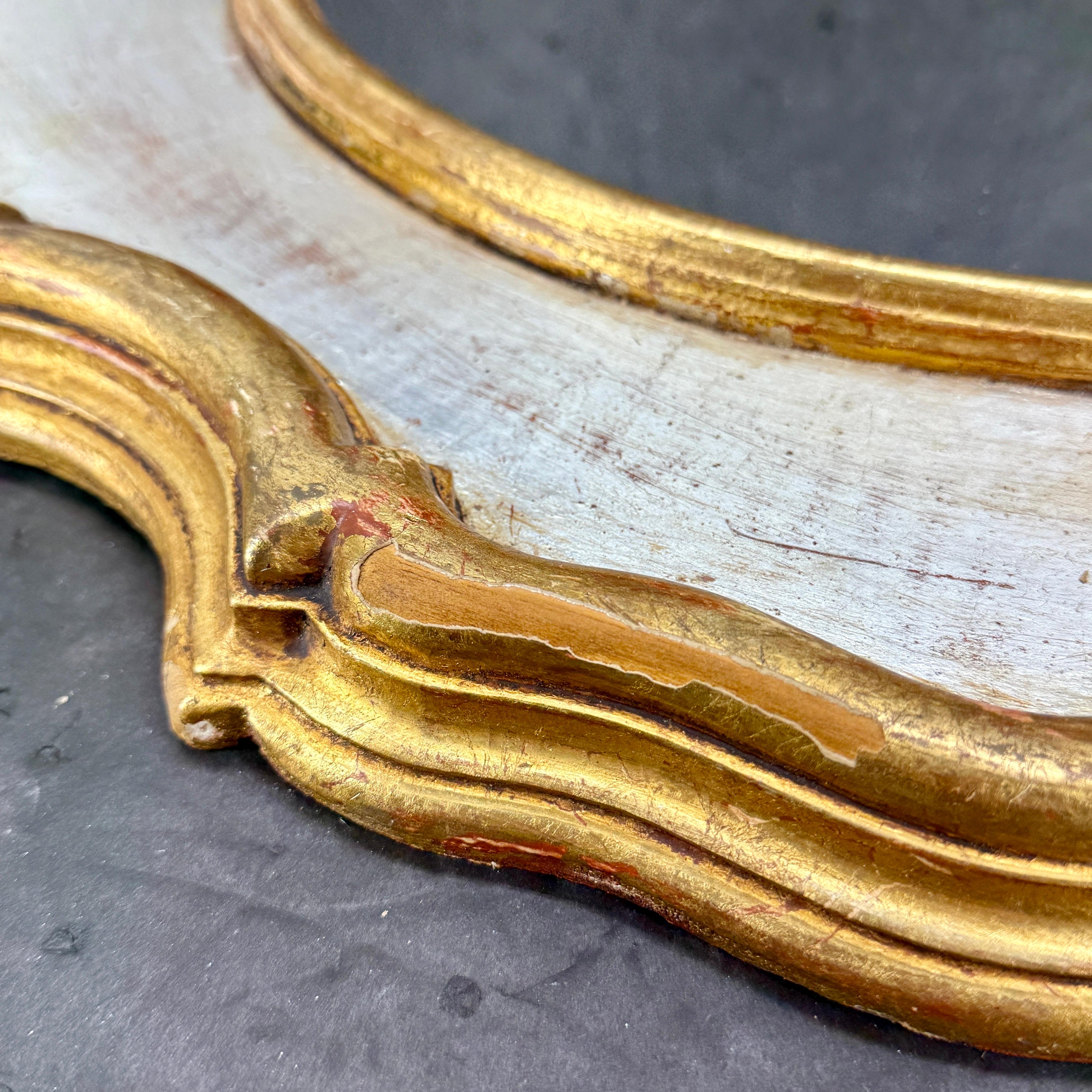 Specchio ovale d'epoca Florentine in oro e argento dorato in vendita 4