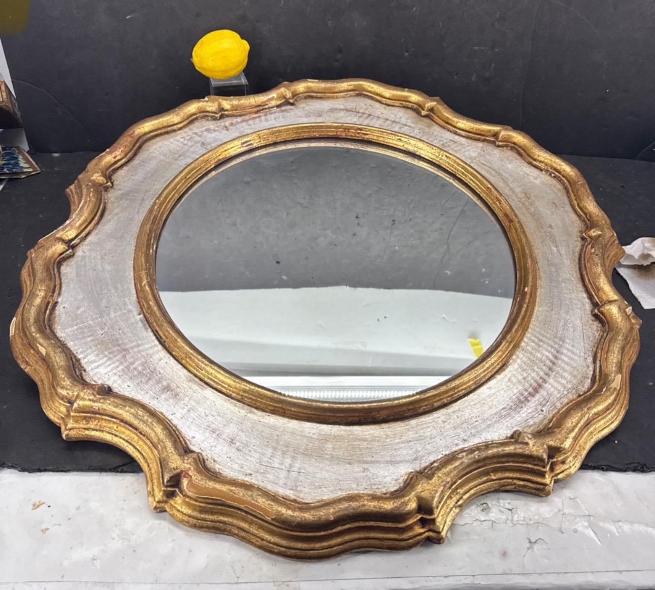 Specchio ovale d'epoca Florentine in oro e argento dorato in vendita 5