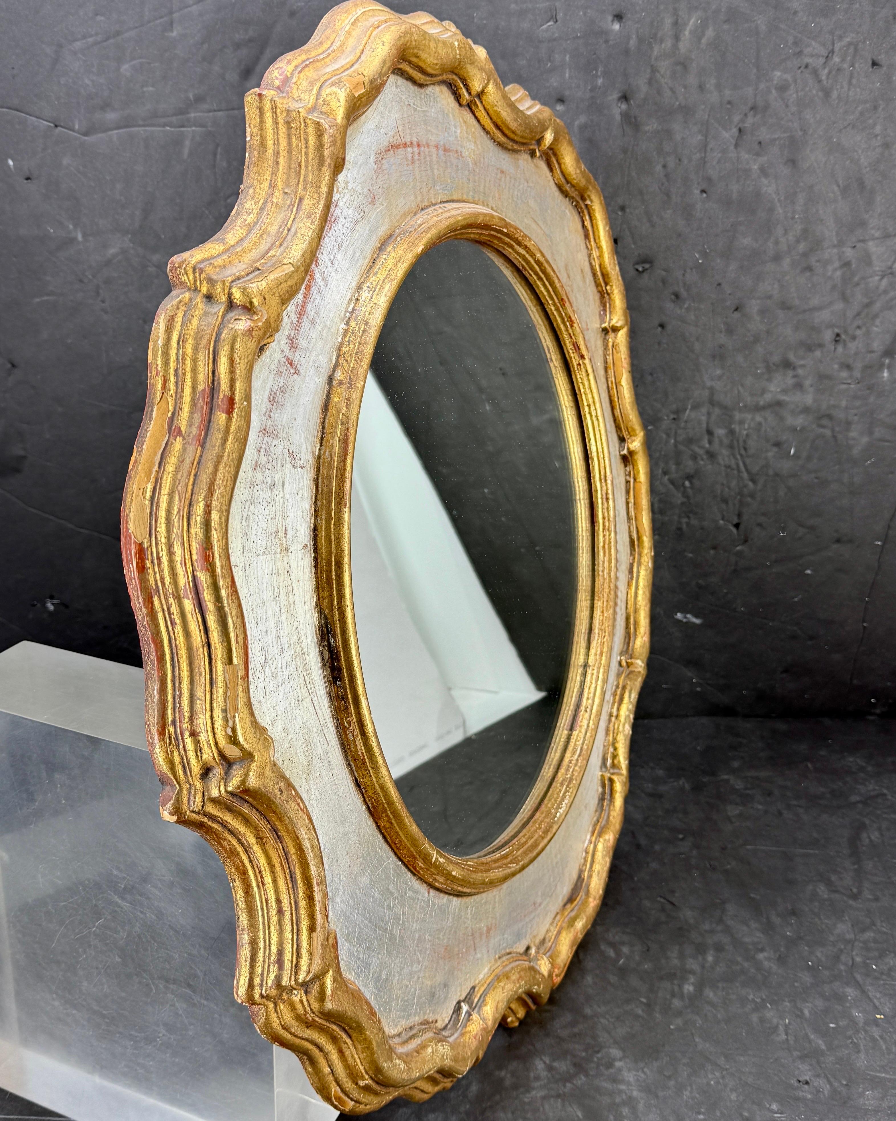 Specchio ovale d'epoca Florentine in oro e argento dorato in vendita 6