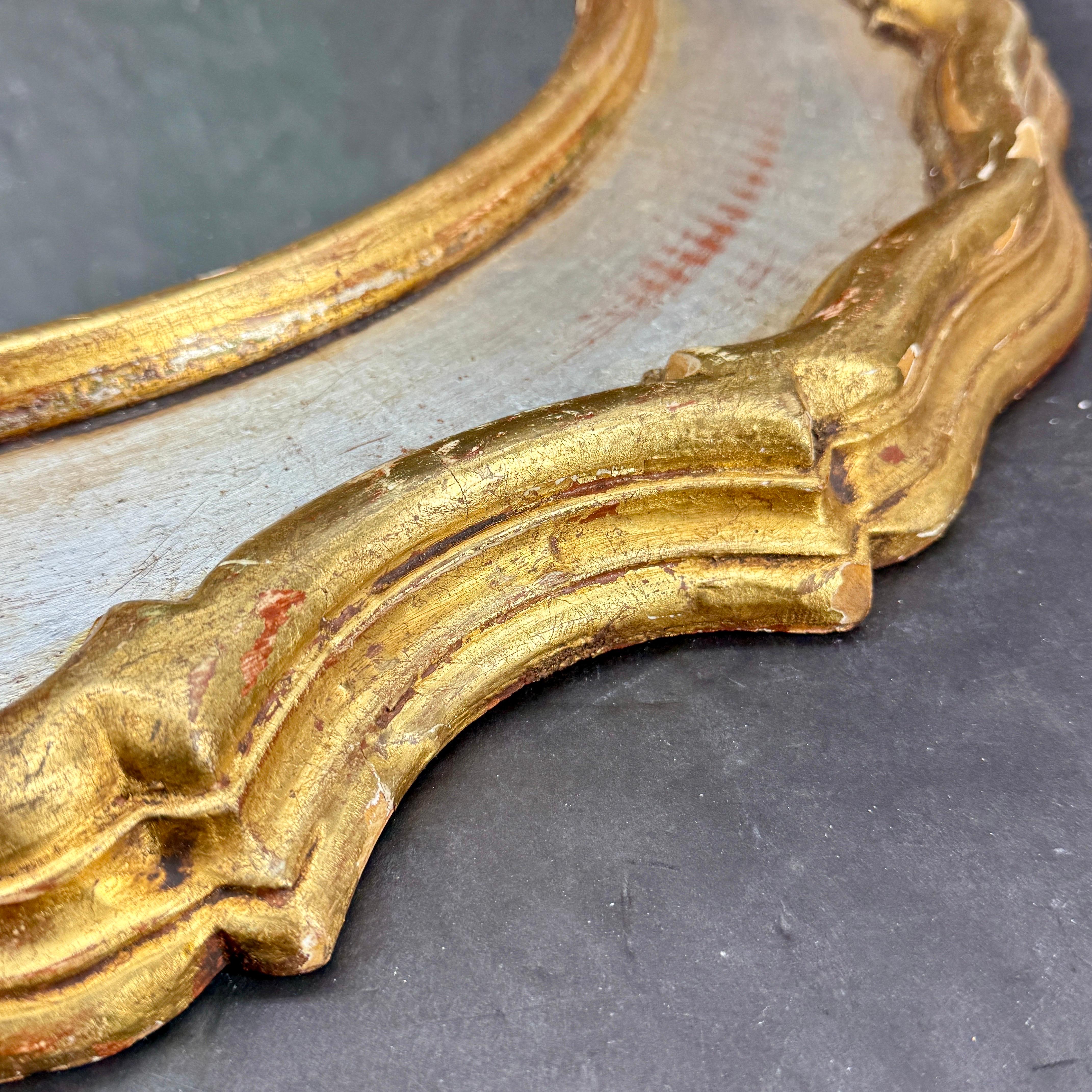 Specchio ovale d'epoca Florentine in oro e argento dorato in vendita 8