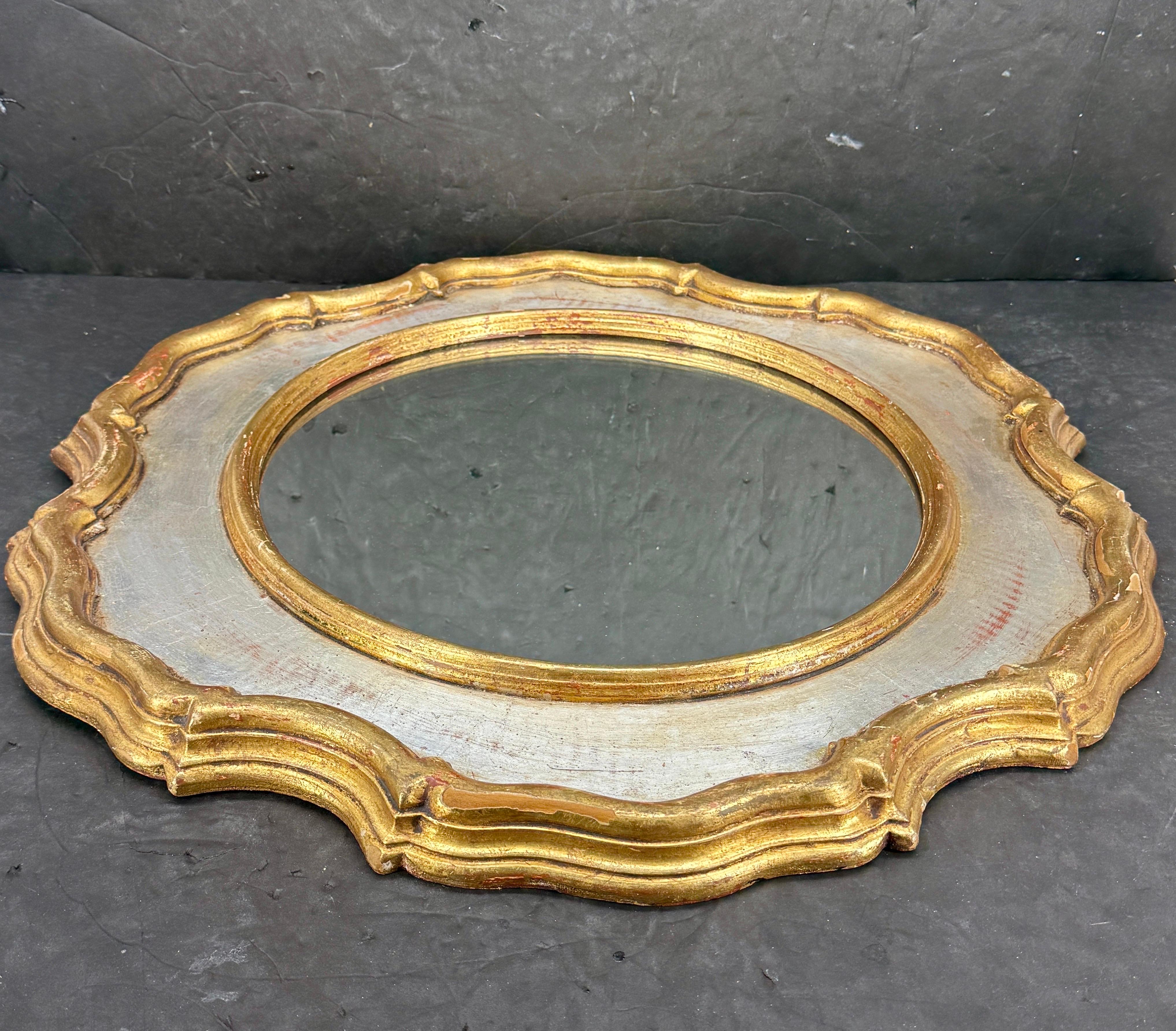 Italiano Specchio ovale d'epoca Florentine in oro e argento dorato in vendita