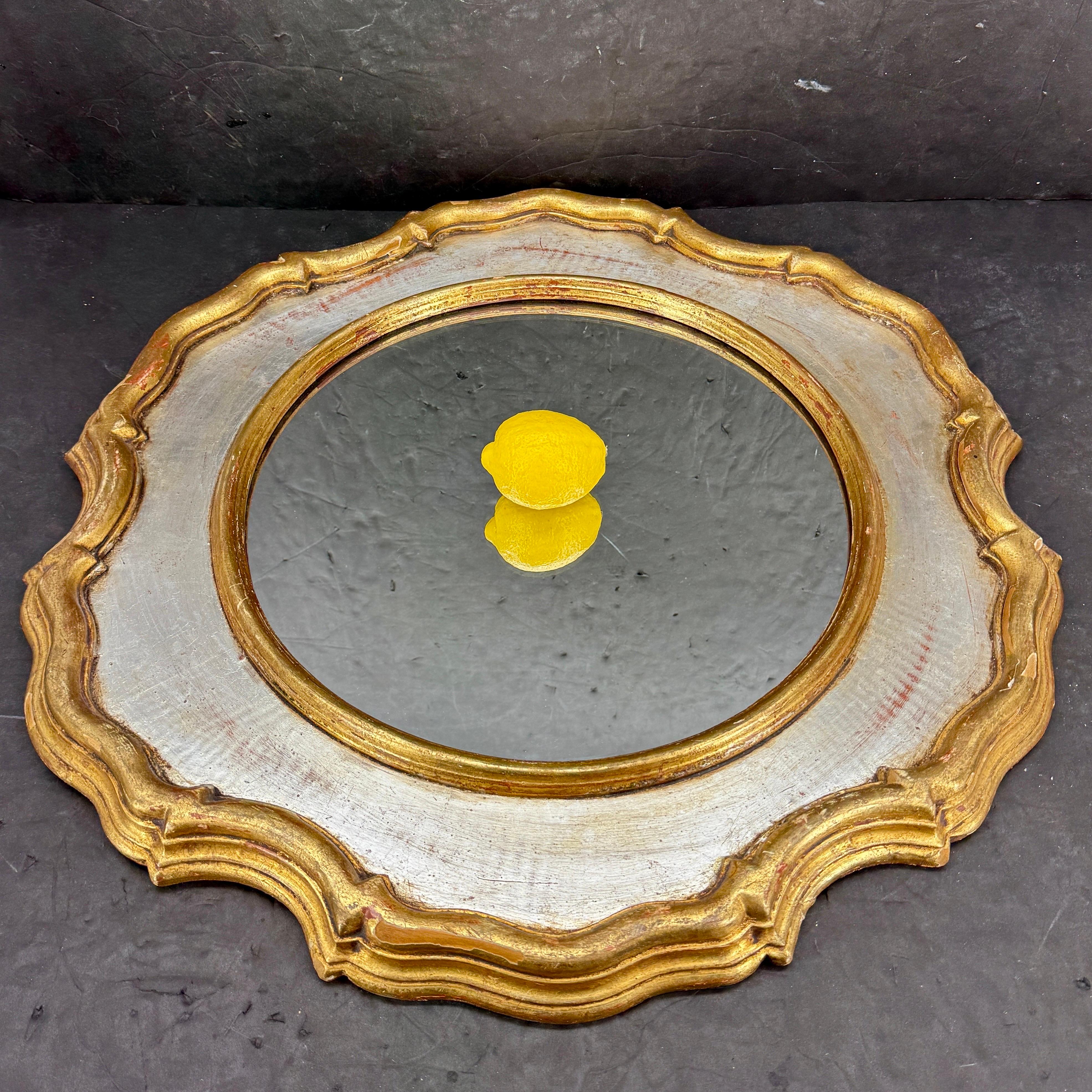 Fatto a mano Specchio ovale d'epoca Florentine in oro e argento dorato in vendita