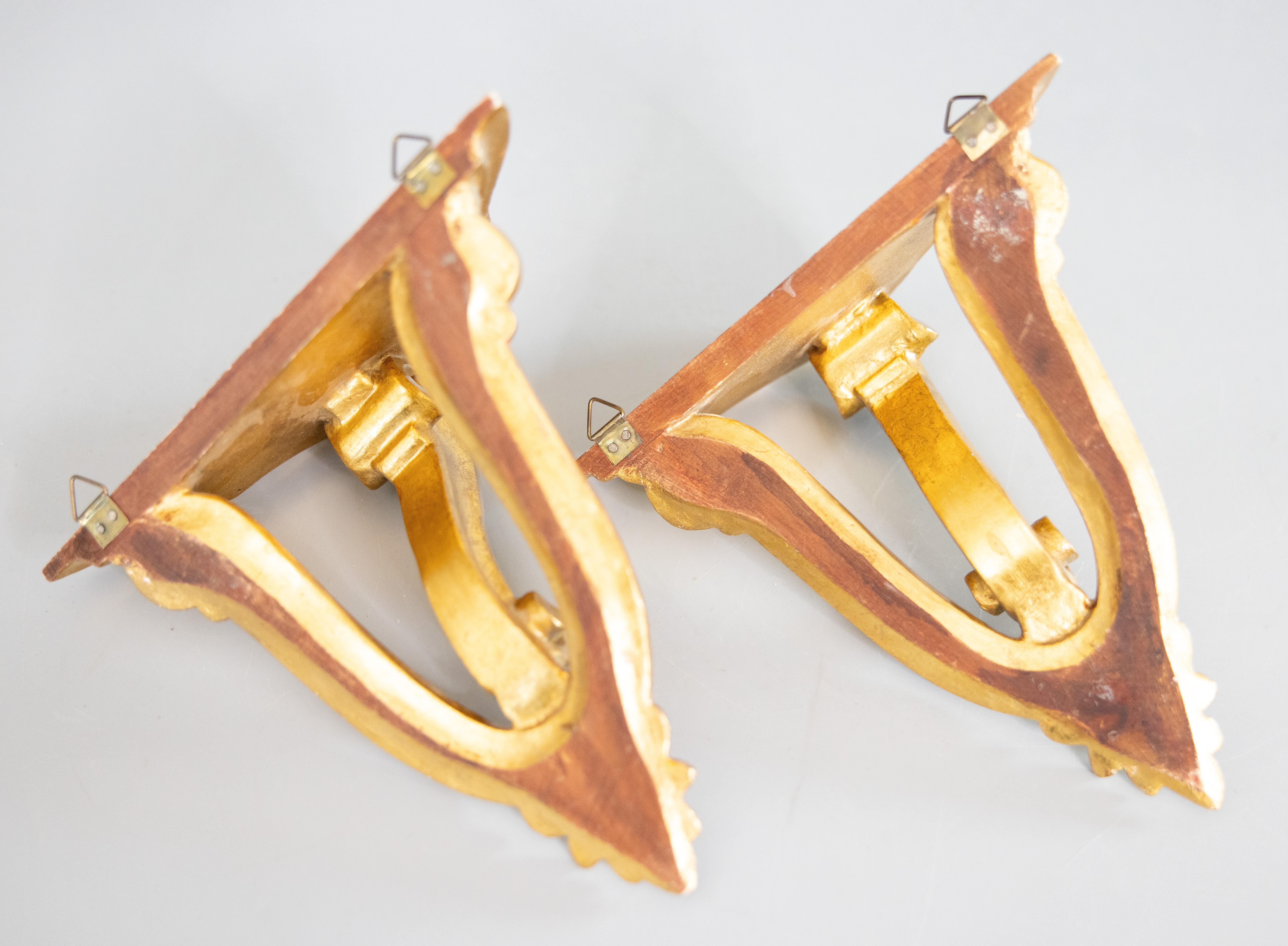Paar italienische Florentiner Wandregale im neoklassischen Stil aus Giltwood, um 1950 im Angebot 3
