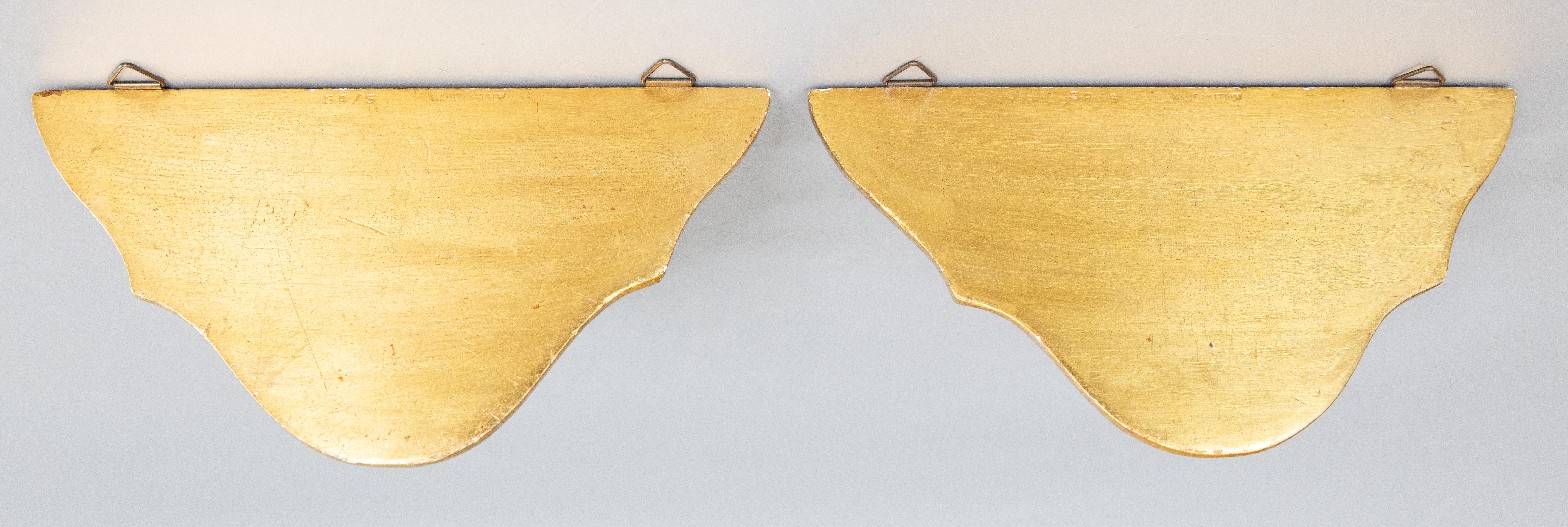 Paar italienische Florentiner Wandregale im neoklassischen Stil aus Giltwood, um 1950 im Zustand „Gut“ im Angebot in Pearland, TX