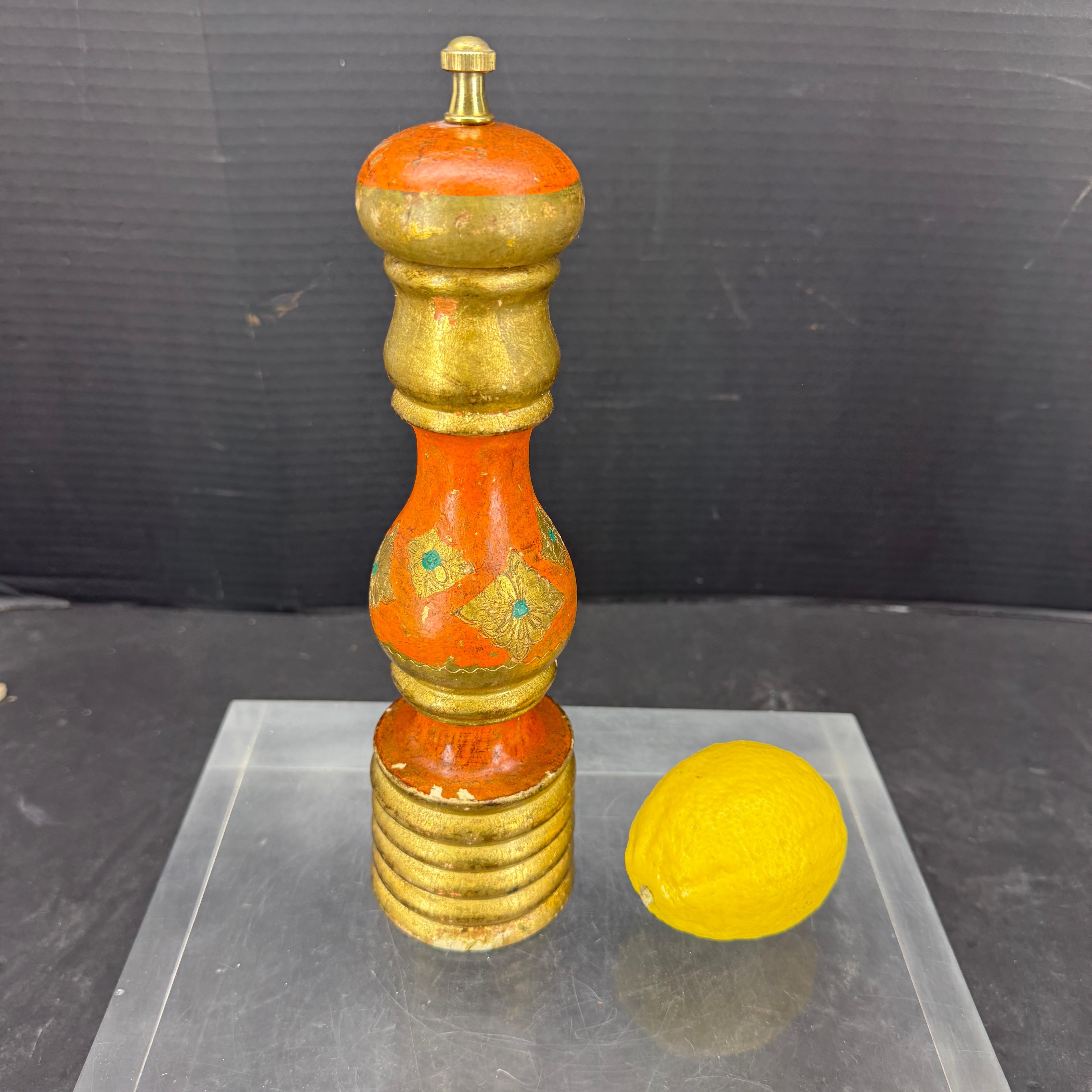 Vintage Italian Florentine Paint Gilt Wood Pepper Mill Shaker 2