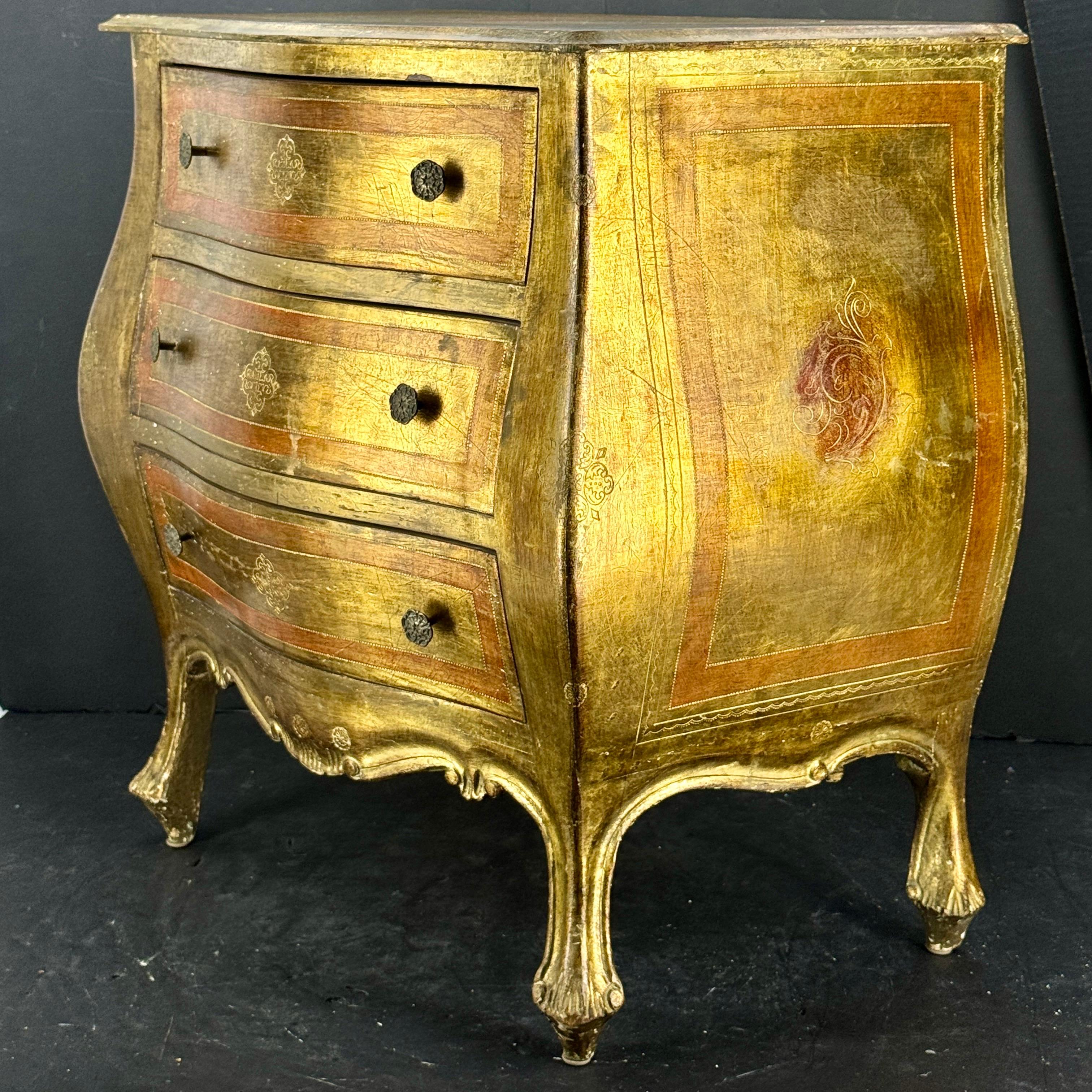 Mesilla de noche vintage italiana de madera florentina, circa años 60 Italiano en venta