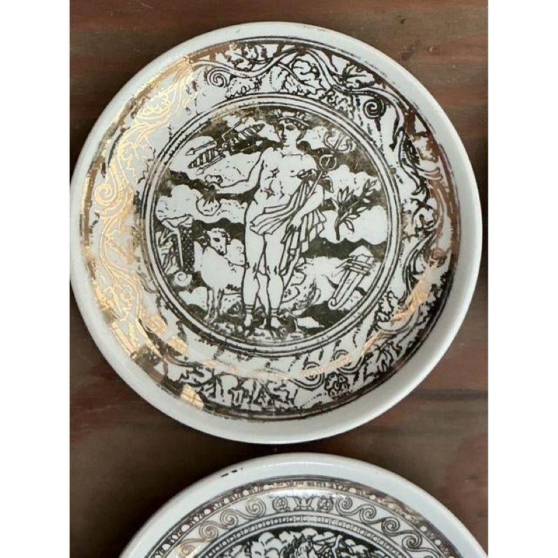 Vintage Italian Fornasetti Mythologische Keramik Untersetzer - Satz von 8 im Angebot 5