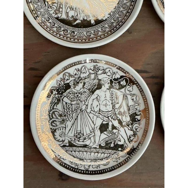 Vintage Italian Fornasetti Mythologische Keramik Untersetzer - Satz von 8 im Angebot 3