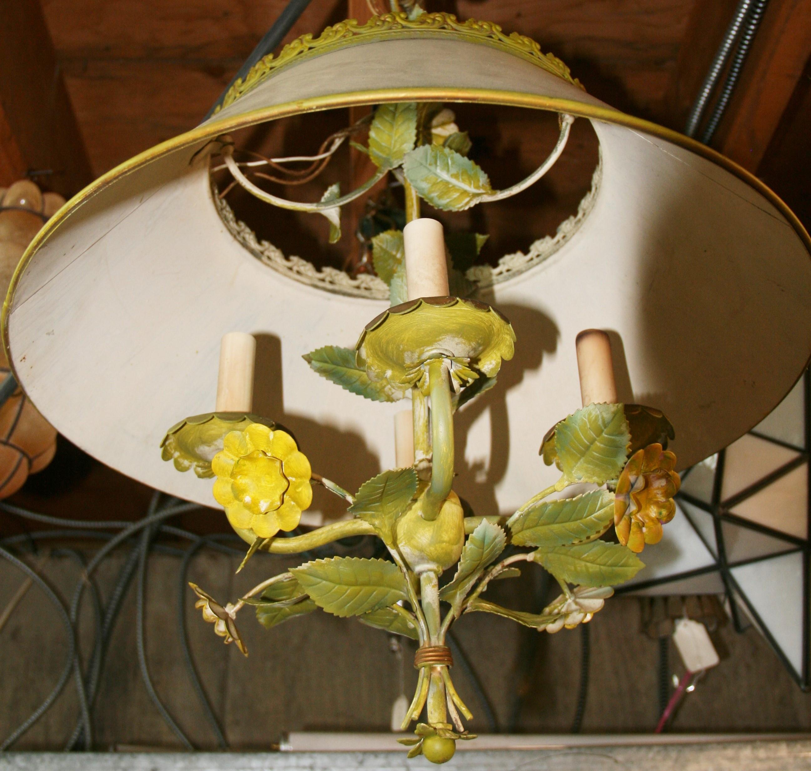 Vintage Italian Four Light Tole flowers and leaves Chandelier with Tole Shade For Sale 11