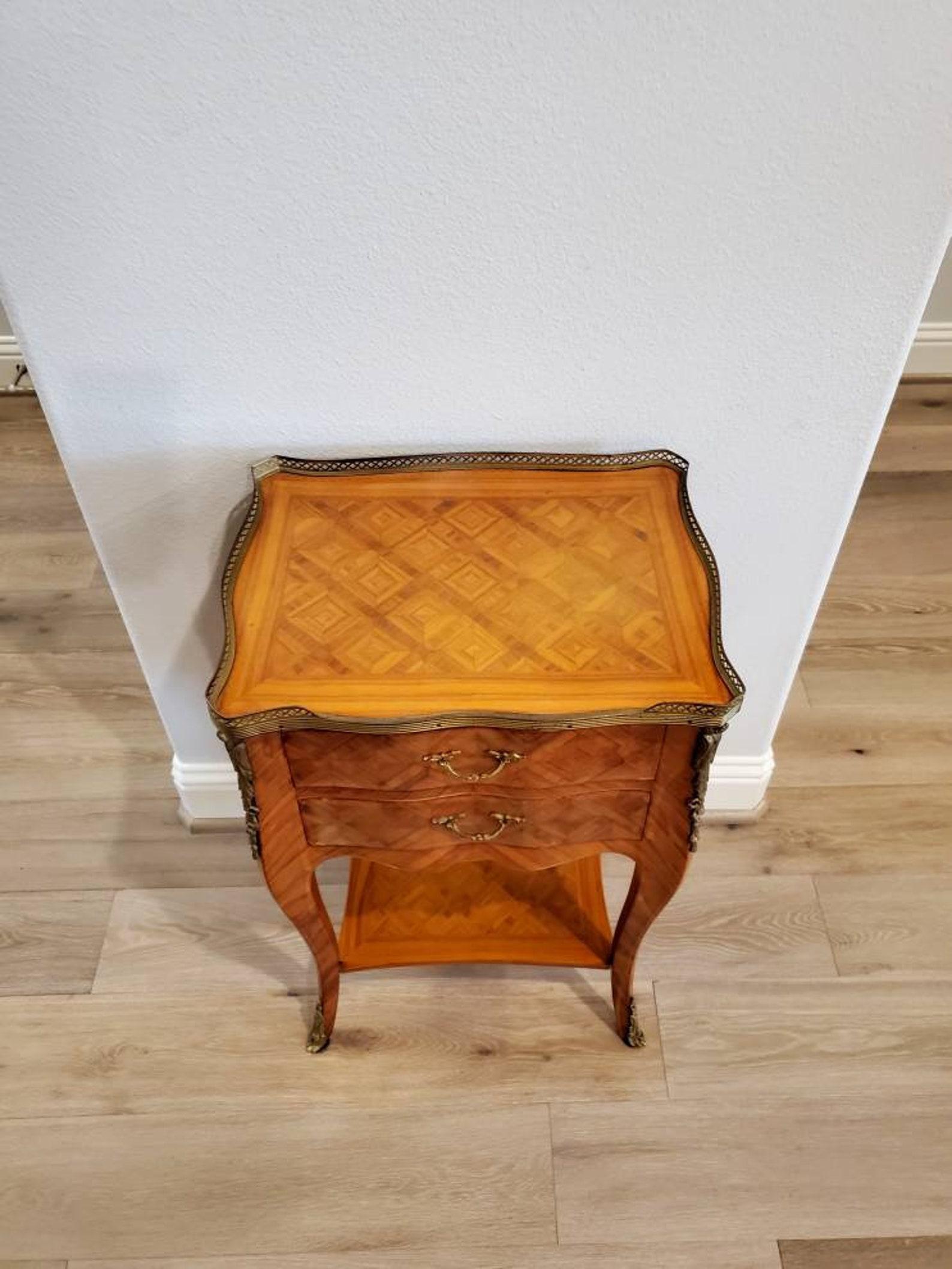 Vintage Italian Fratelli Cattaneo Louis XV Style Nightstand In Good Condition In Forney, TX