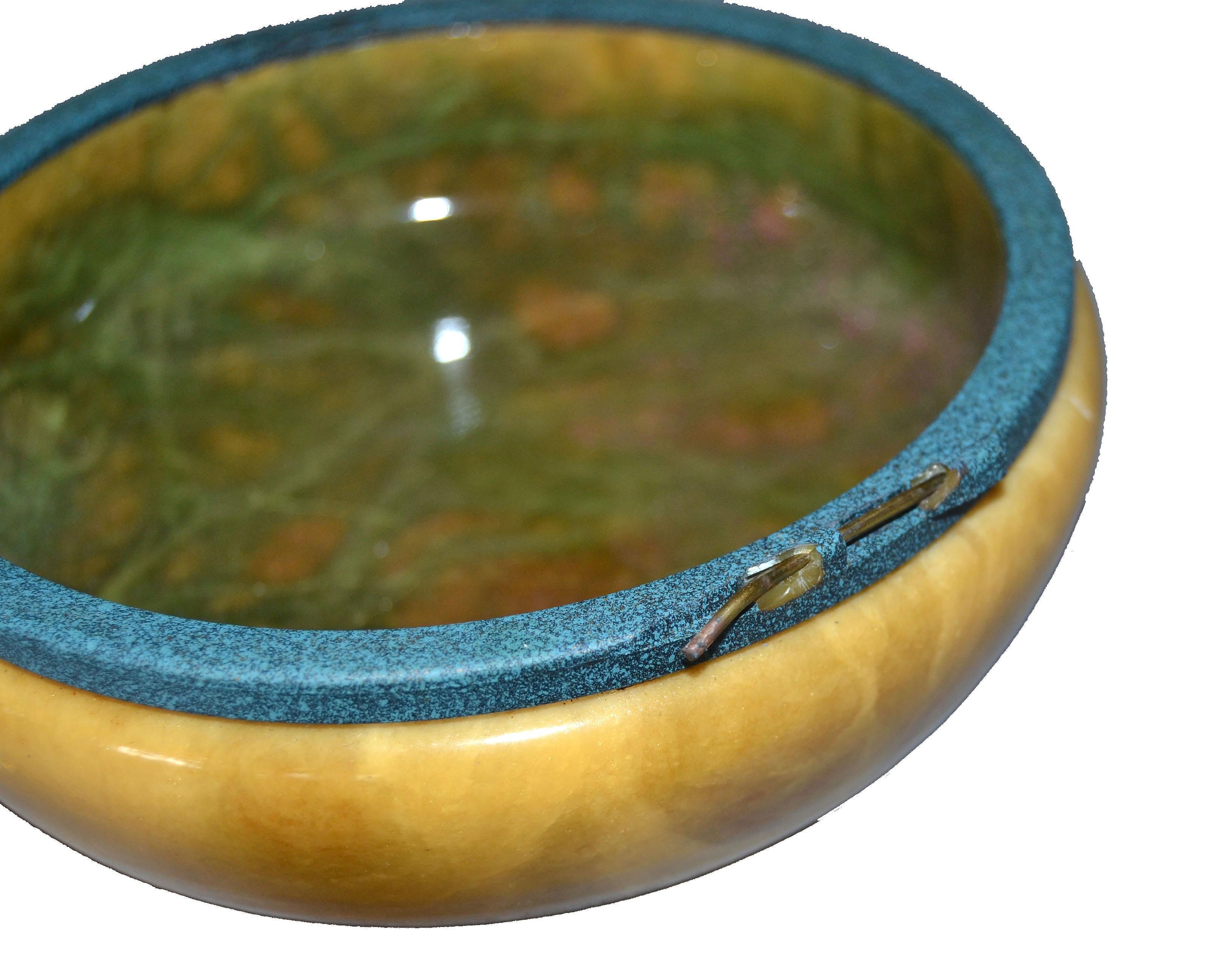 Mid-Century Modern Vintage Italian Genuine Hand Carved Gold and Green Round Alabaster Trinket Box For Sale
